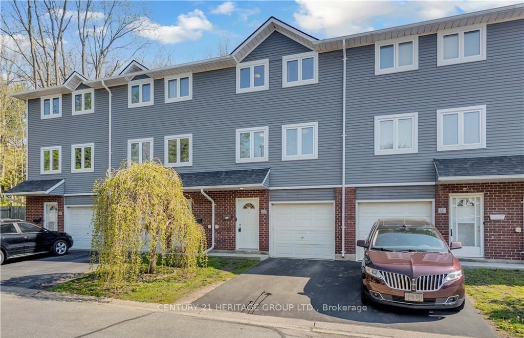 Photo 2 of Unit D, 52 Harris Avenue, Brantford, Braneida Industrial Park — HOMEH