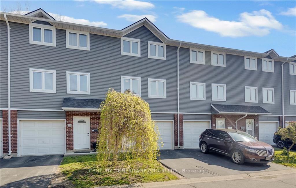 Photo 3 of Unit D, 52 Harris Avenue, Brantford, Braneida Industrial Park — HOMEH