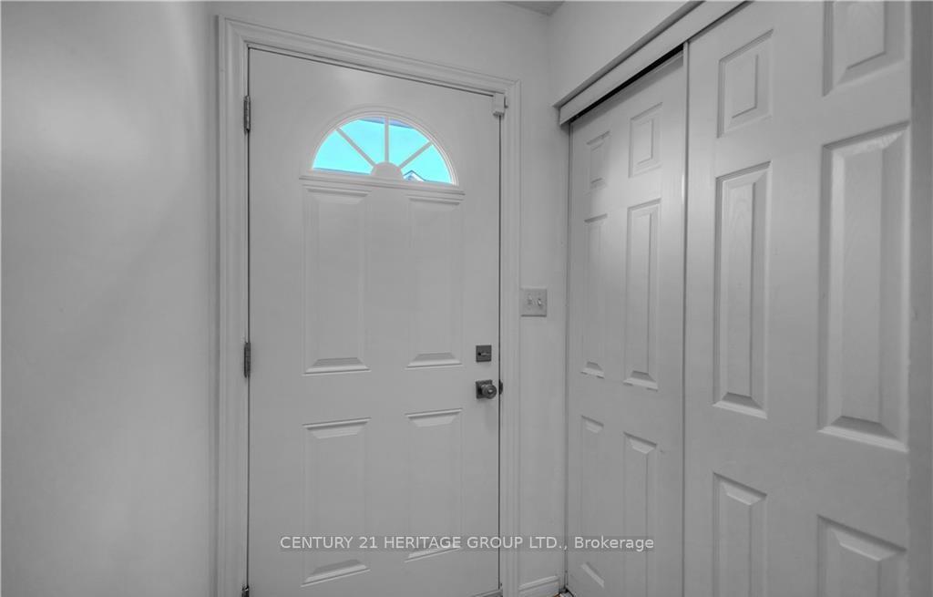 Photo 6 of Unit D, 52 Harris Avenue, Brantford, Braneida Industrial Park — HOMEH