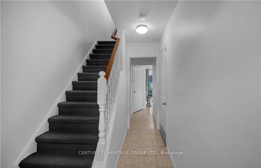 Photo 7 of Unit D, 52 Harris Avenue, Brantford, Braneida Industrial Park — HOMEH