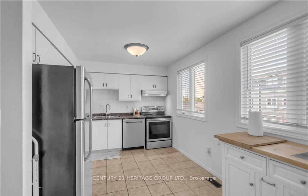 Photo 14 of Unit D, 52 Harris Avenue, Brantford, Braneida Industrial Park — HOMEH