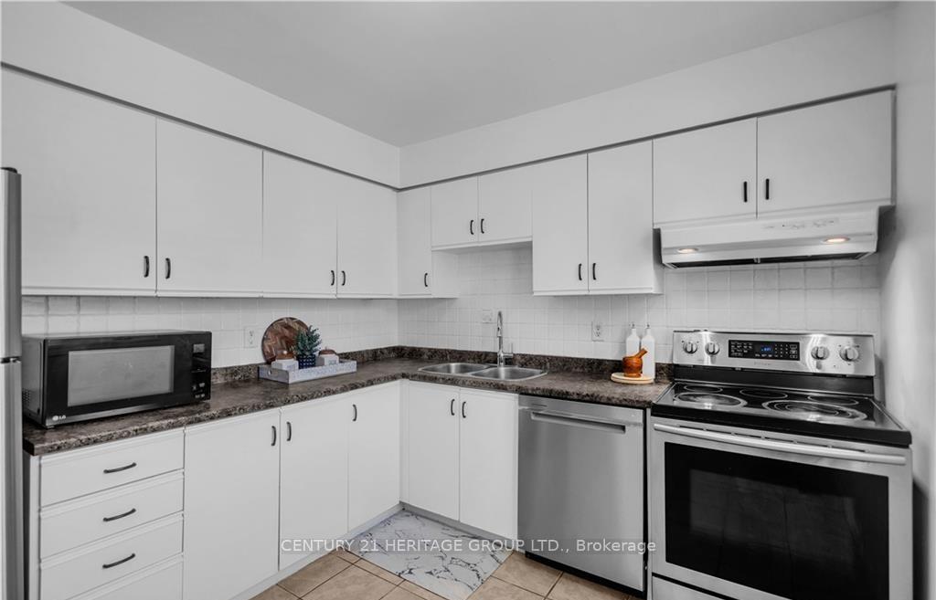 Photo 15 of Unit D, 52 Harris Avenue, Brantford, Braneida Industrial Park — HOMEH