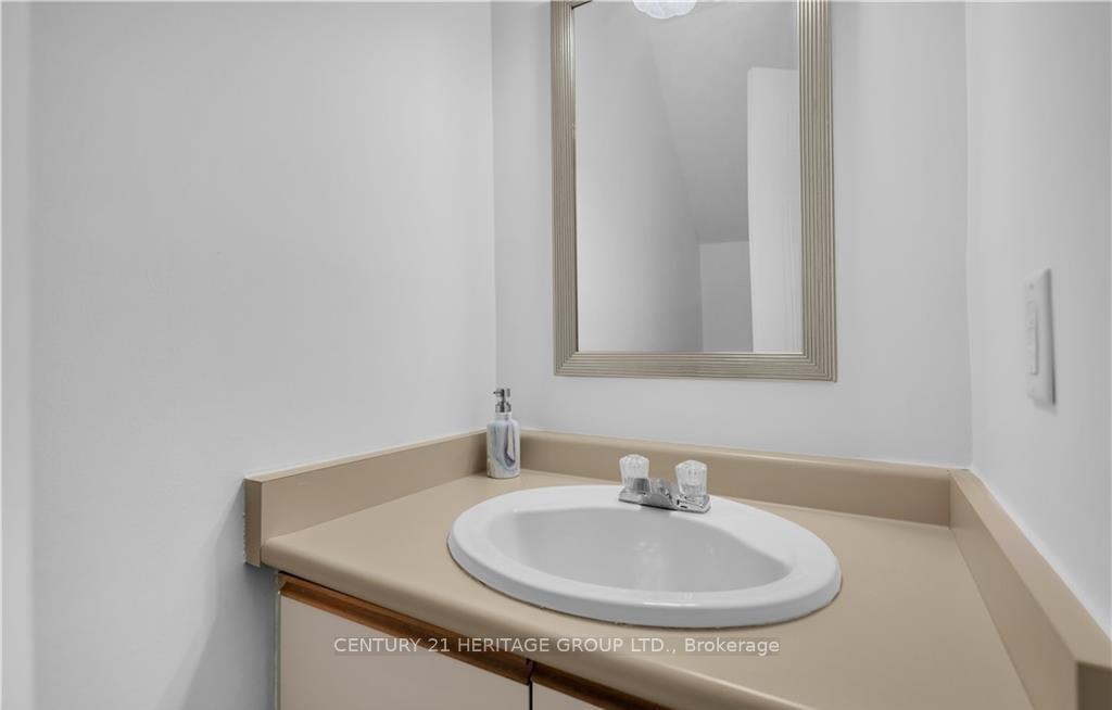 Photo 31 of Unit D, 52 Harris Avenue, Brantford, Braneida Industrial Park — HOMEH