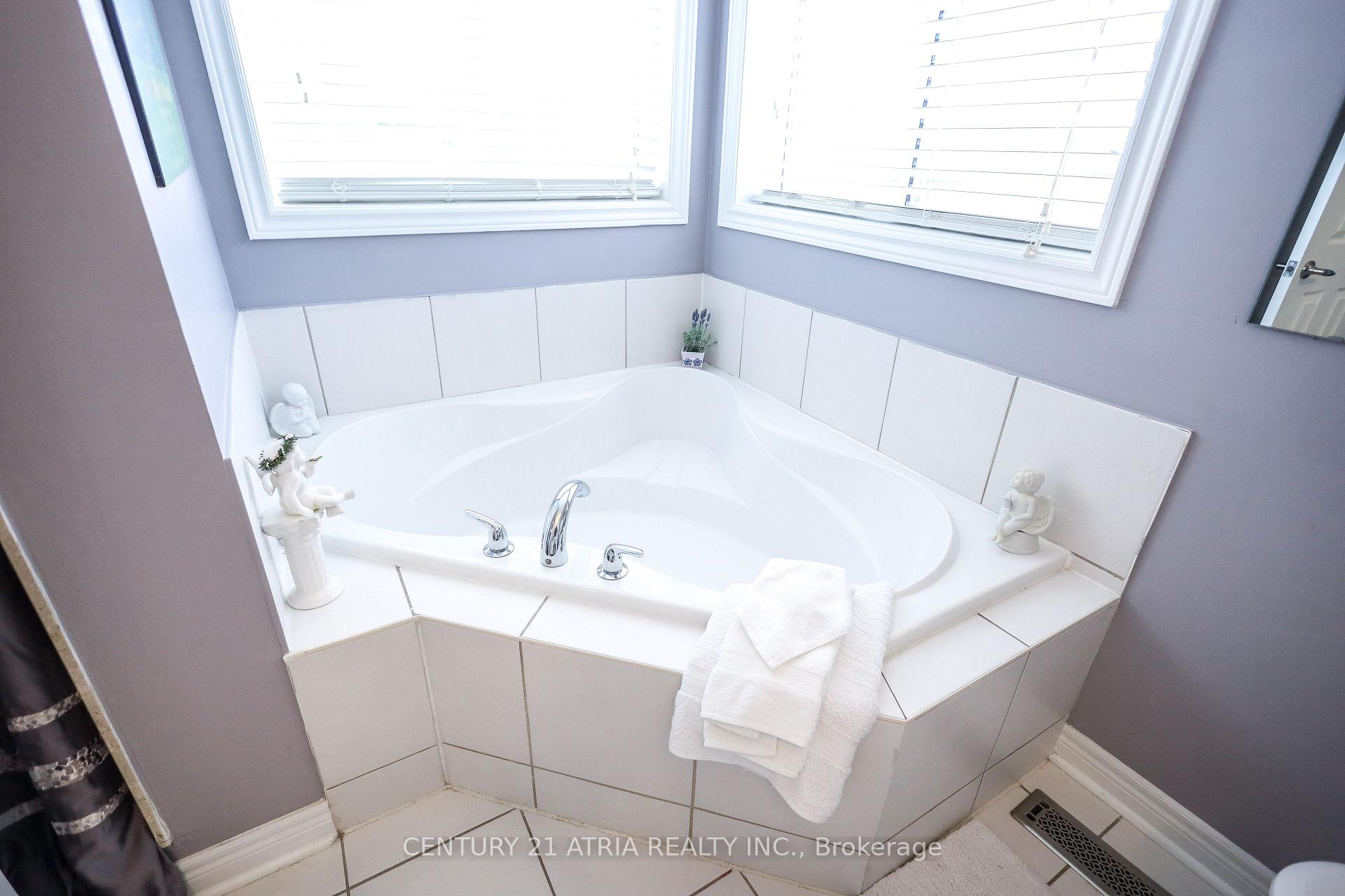 Photo 59 of 24 William Grant Road, Markham, Greensborough — HOMEH