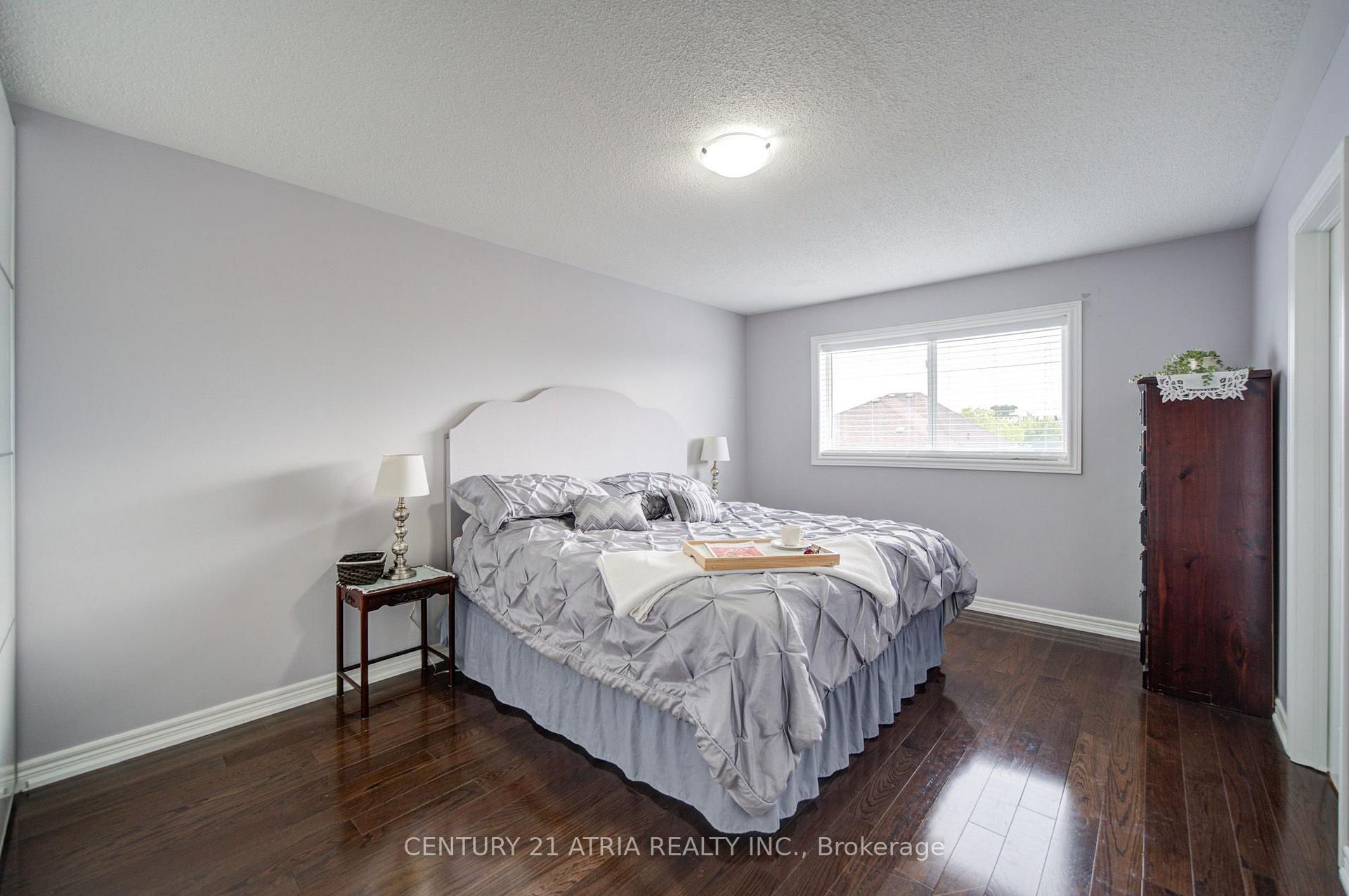 Photo 32 of 24 William Grant Road, Markham, Greensborough — HOMEH