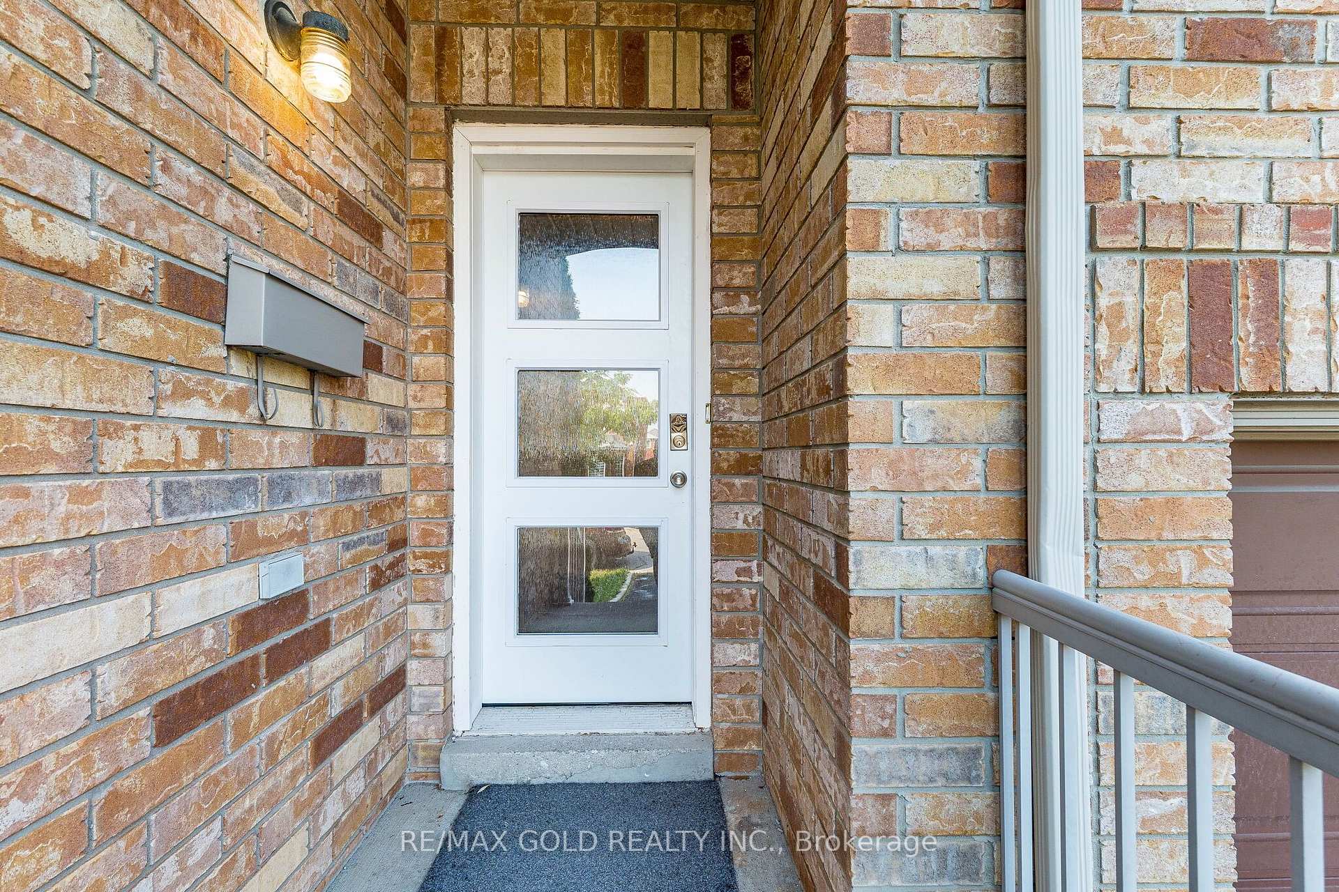 Photo 3 of 77 Schooner Drive, Brampton, Fletcher's Meadow — HOMEH