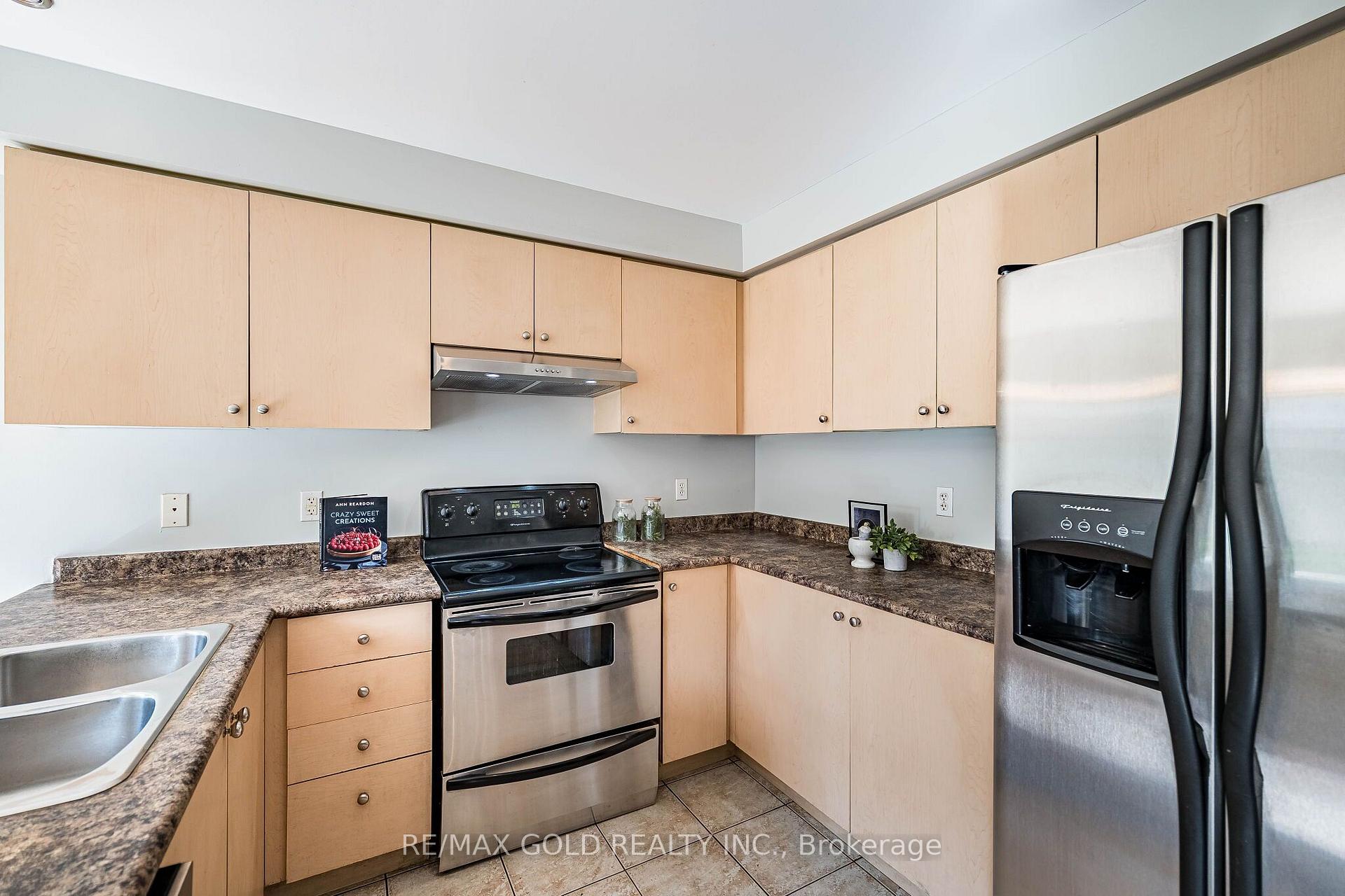 Photo 16 of 77 Schooner Drive, Brampton, Fletcher's Meadow — HOMEH