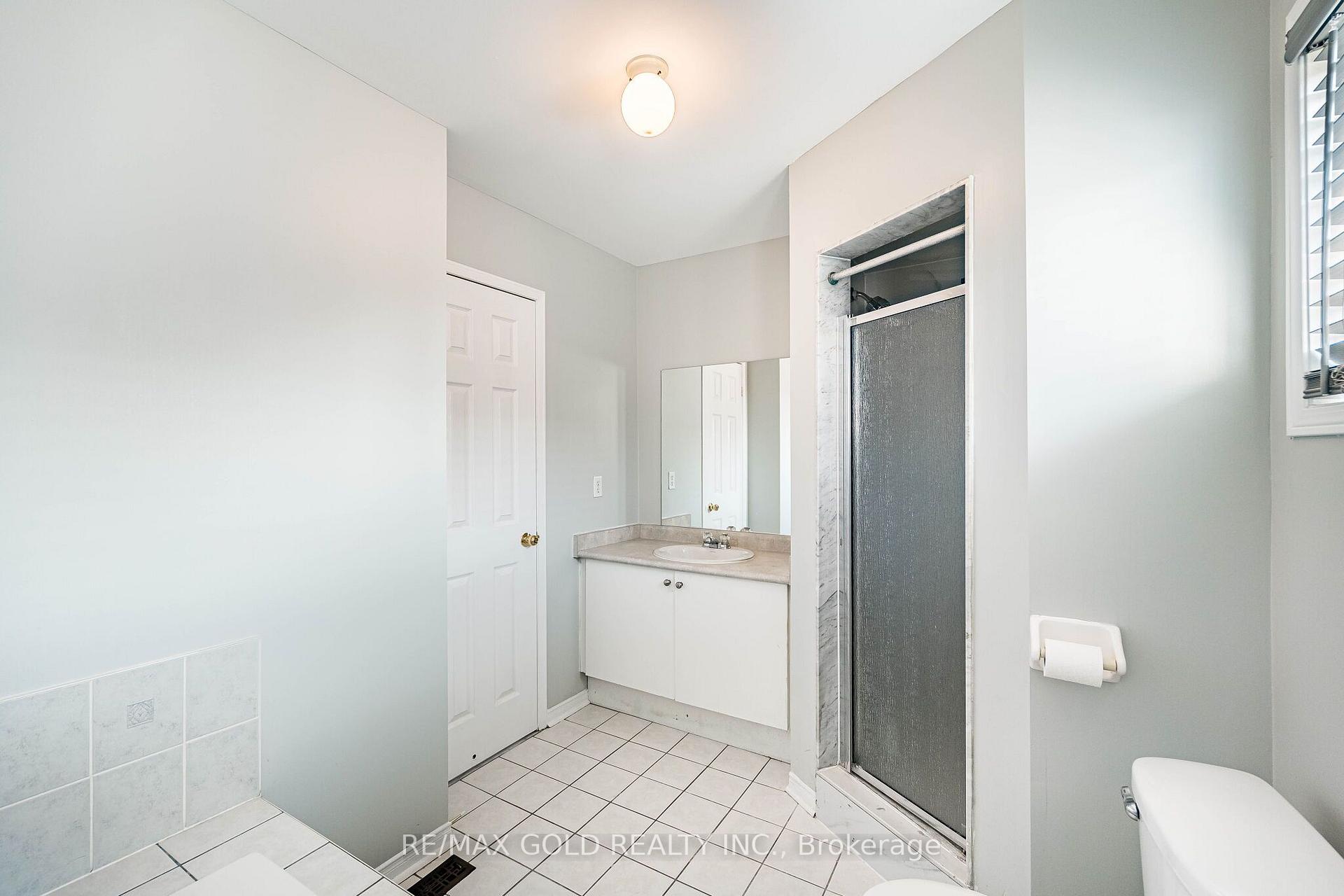 Photo 23 of 77 Schooner Drive, Brampton, Fletcher's Meadow — HOMEH