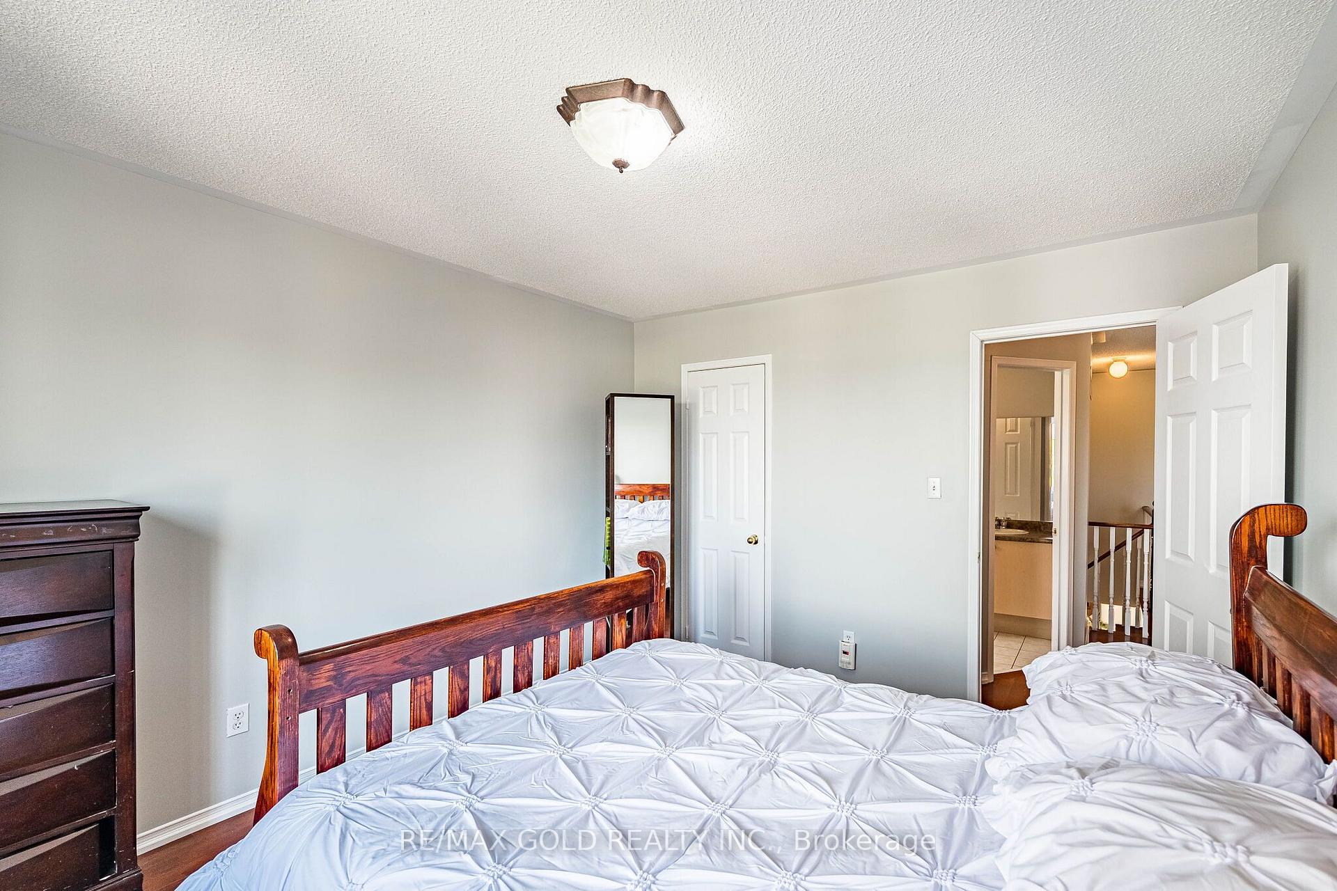 Photo 25 of 77 Schooner Drive, Brampton, Fletcher's Meadow — HOMEH