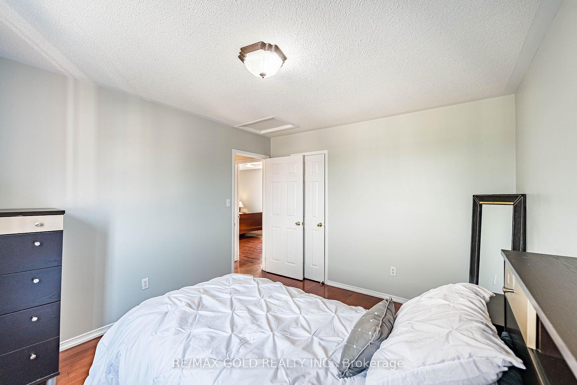 Photo 28 of 77 Schooner Drive, Brampton, Fletcher's Meadow — HOMEH