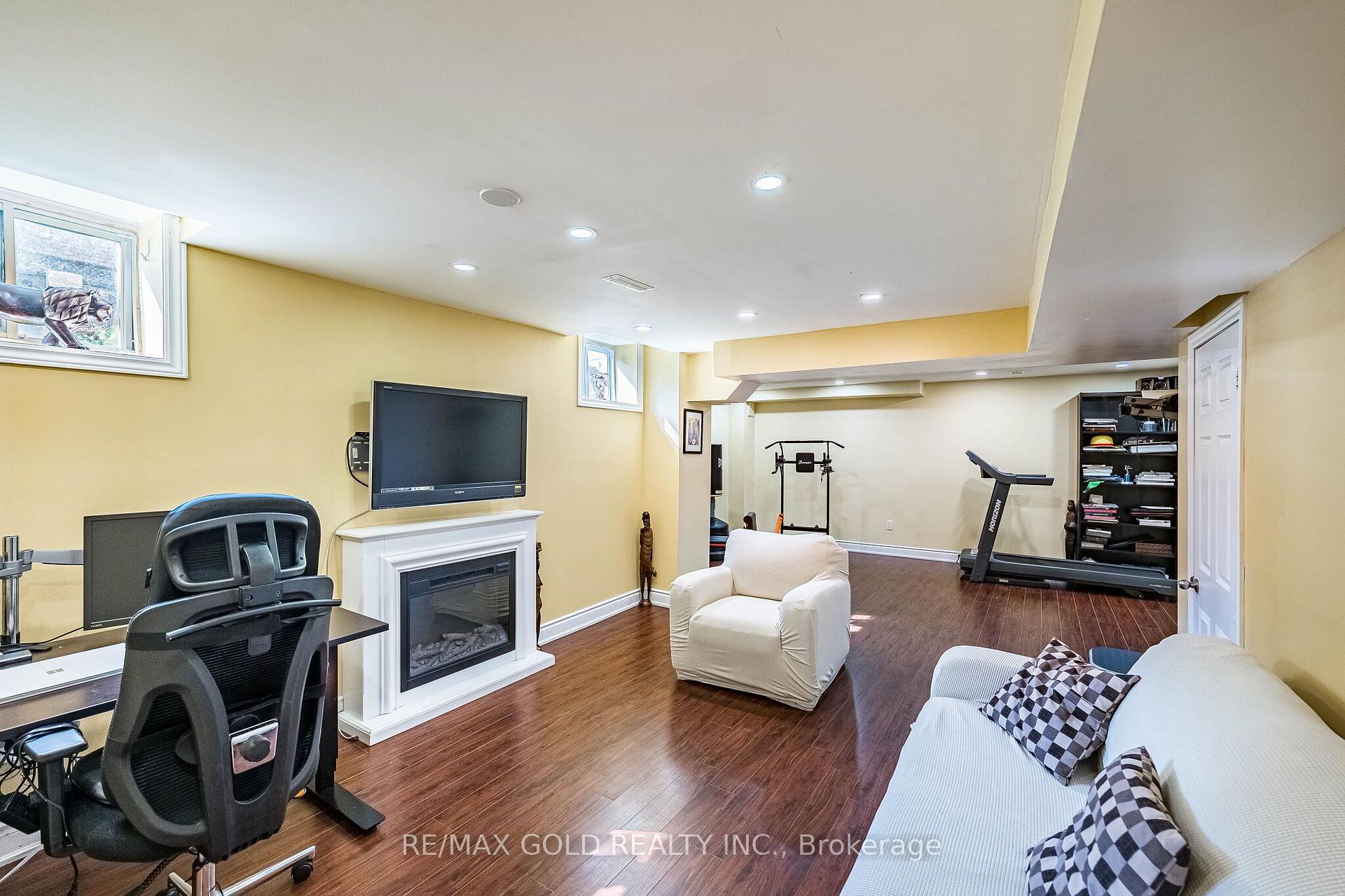Photo 37 of 77 Schooner Drive, Brampton, Fletcher's Meadow — HOMEH