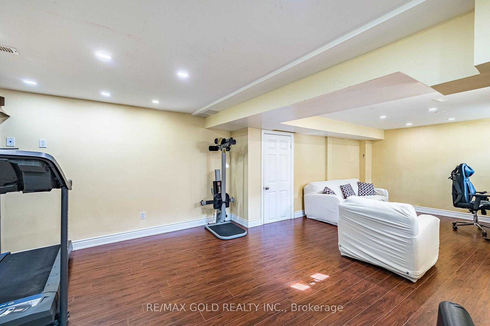 Photo 40 of 77 Schooner Drive, Brampton, Fletcher's Meadow — HOMEH