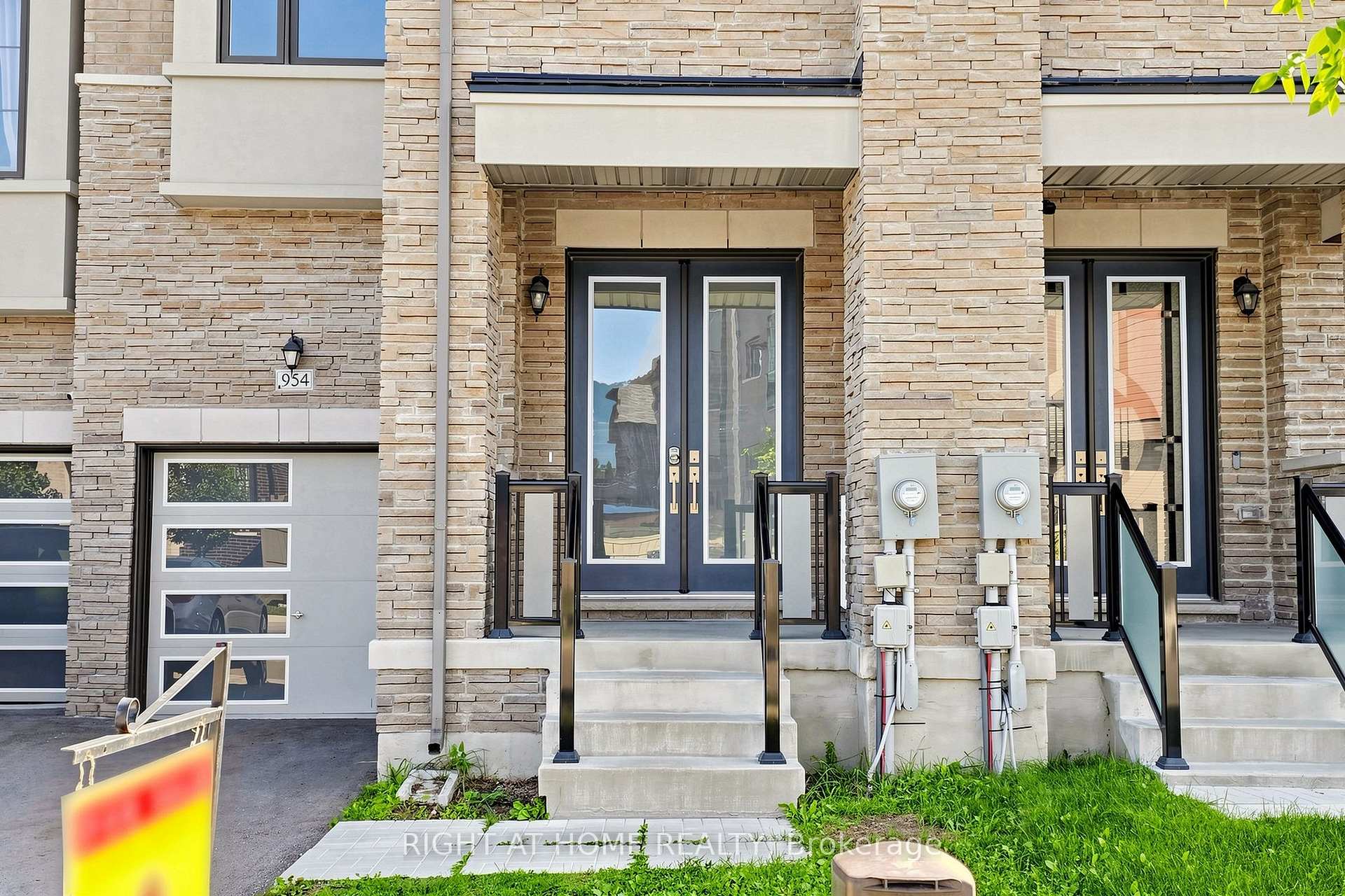 Photo 3 of 954 Isaac Phillips Way, Newmarket, Summerhill Estates — HOMEH
