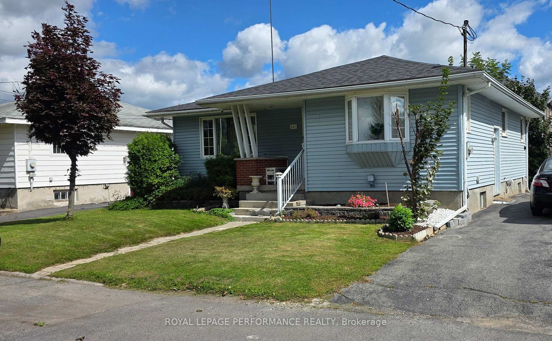 Photo 3 of 641 Burton Avenue, Cornwall, Cornwall — HOMEH