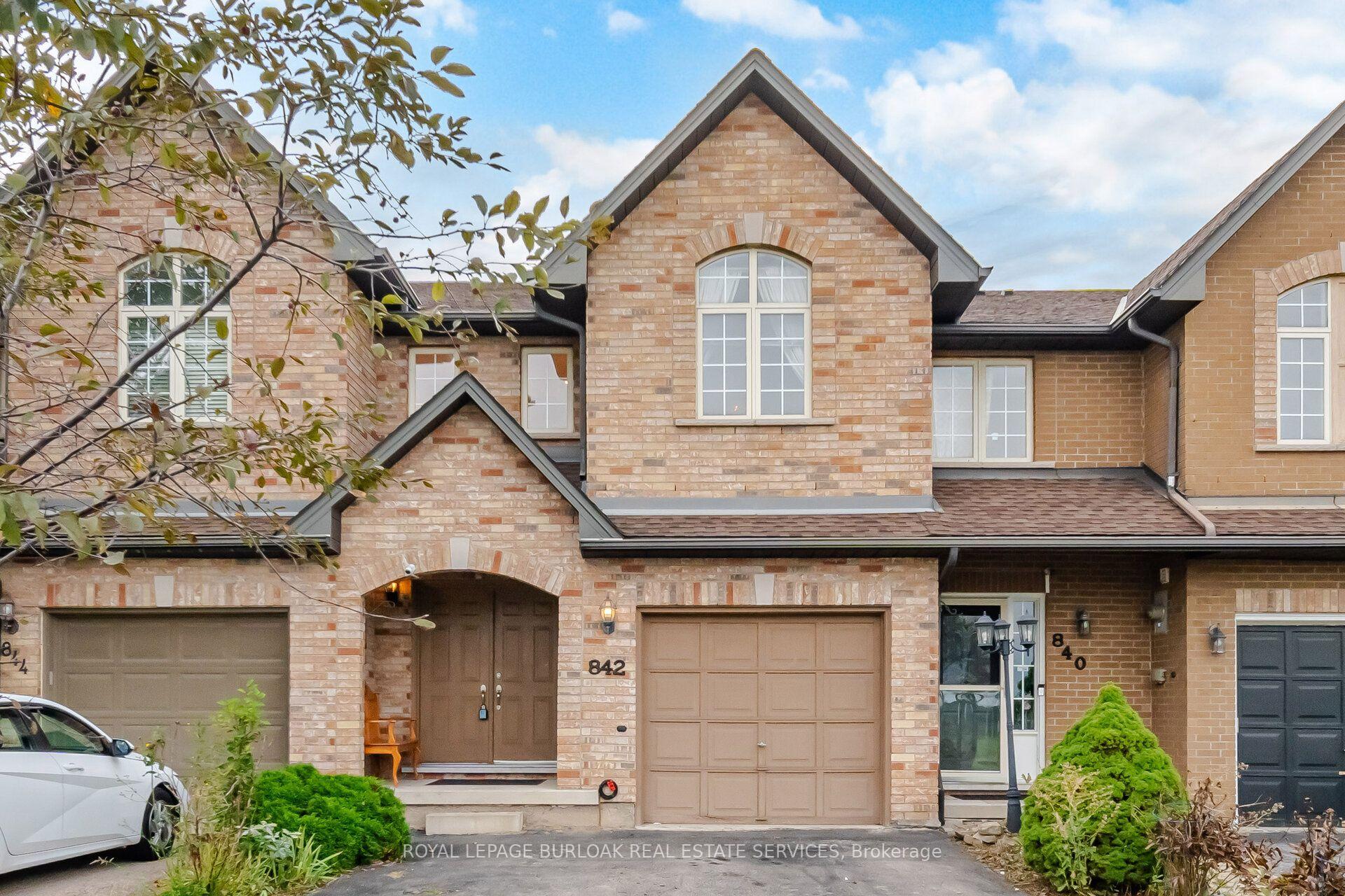 Photo 3 of 842 Upper Kenilworth Avenue, Hamilton, Lisgar — HOMEH