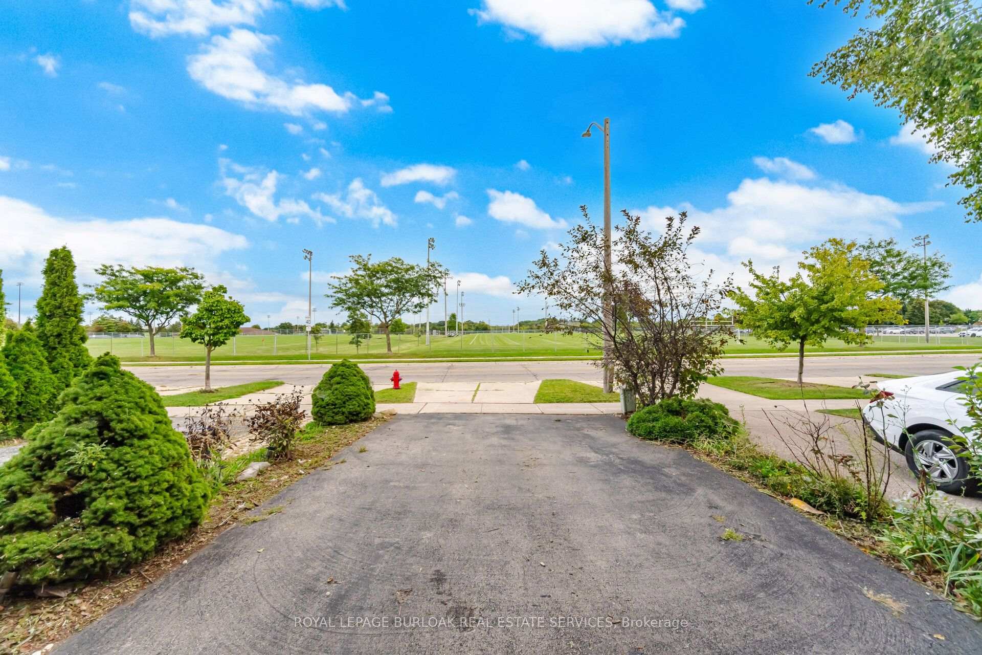 Photo 4 of 842 Upper Kenilworth Avenue, Hamilton, Lisgar — HOMEH