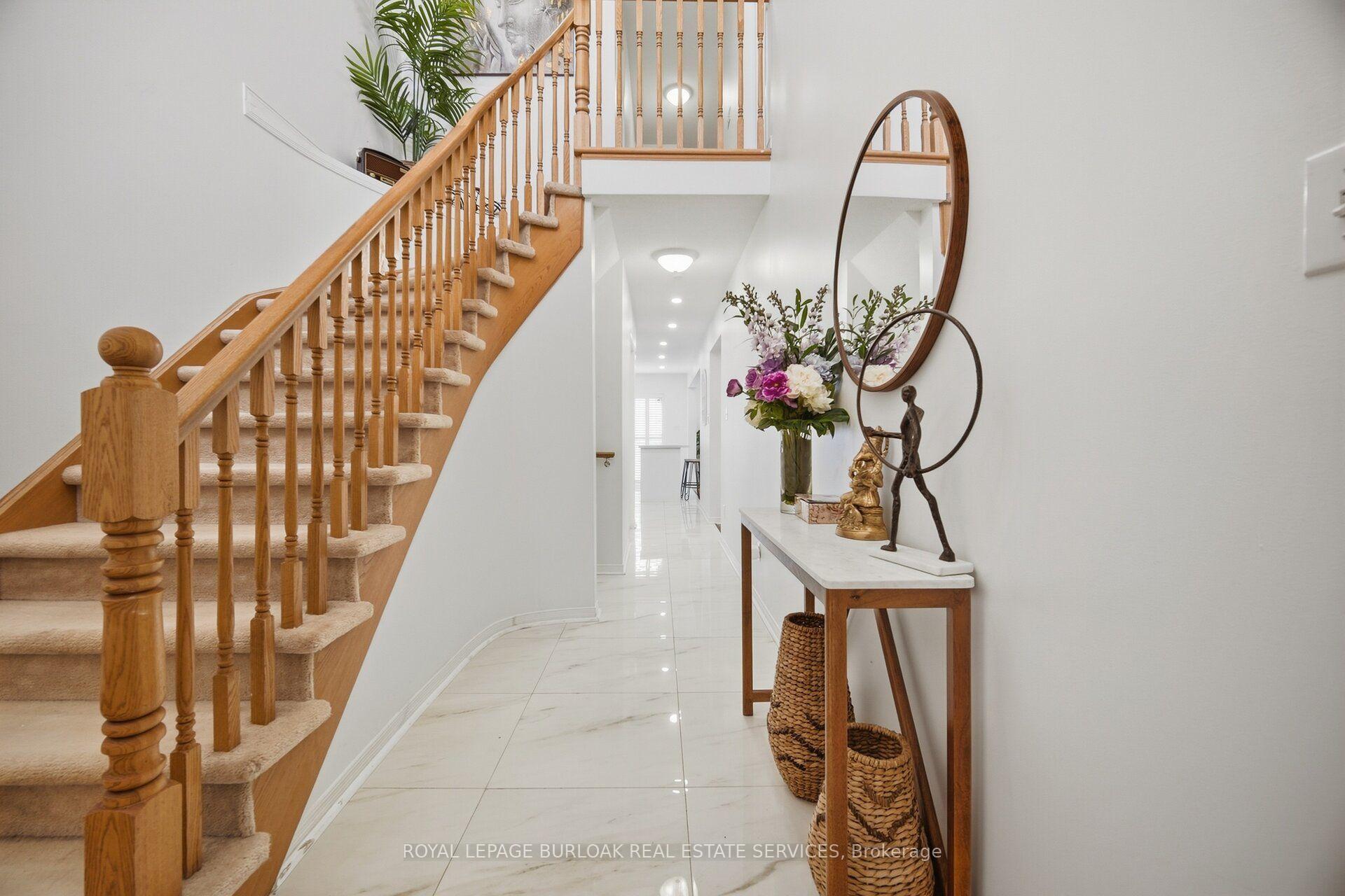 Photo 7 of 842 Upper Kenilworth Avenue, Hamilton, Lisgar — HOMEH