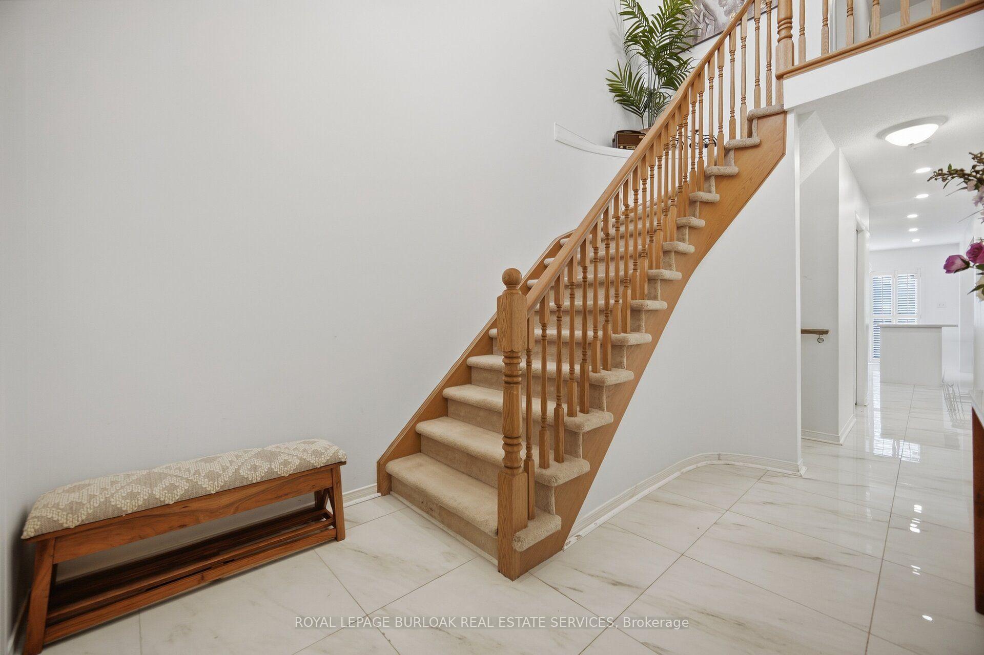 Photo 23 of 842 Upper Kenilworth Avenue, Hamilton, Lisgar — HOMEH