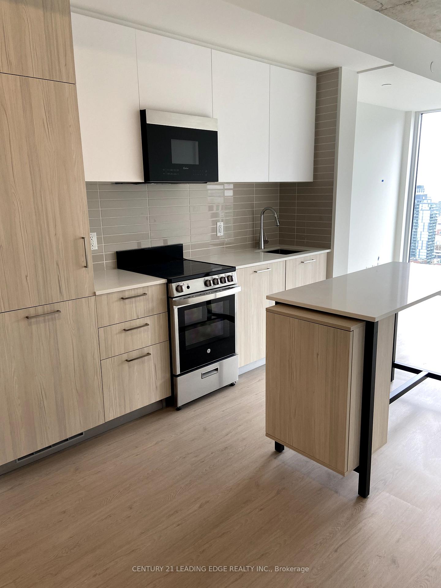 Photo 4 of Unit 2703, 65 Mutual Street, Toronto, Church-Yonge Corridor — HOMEH