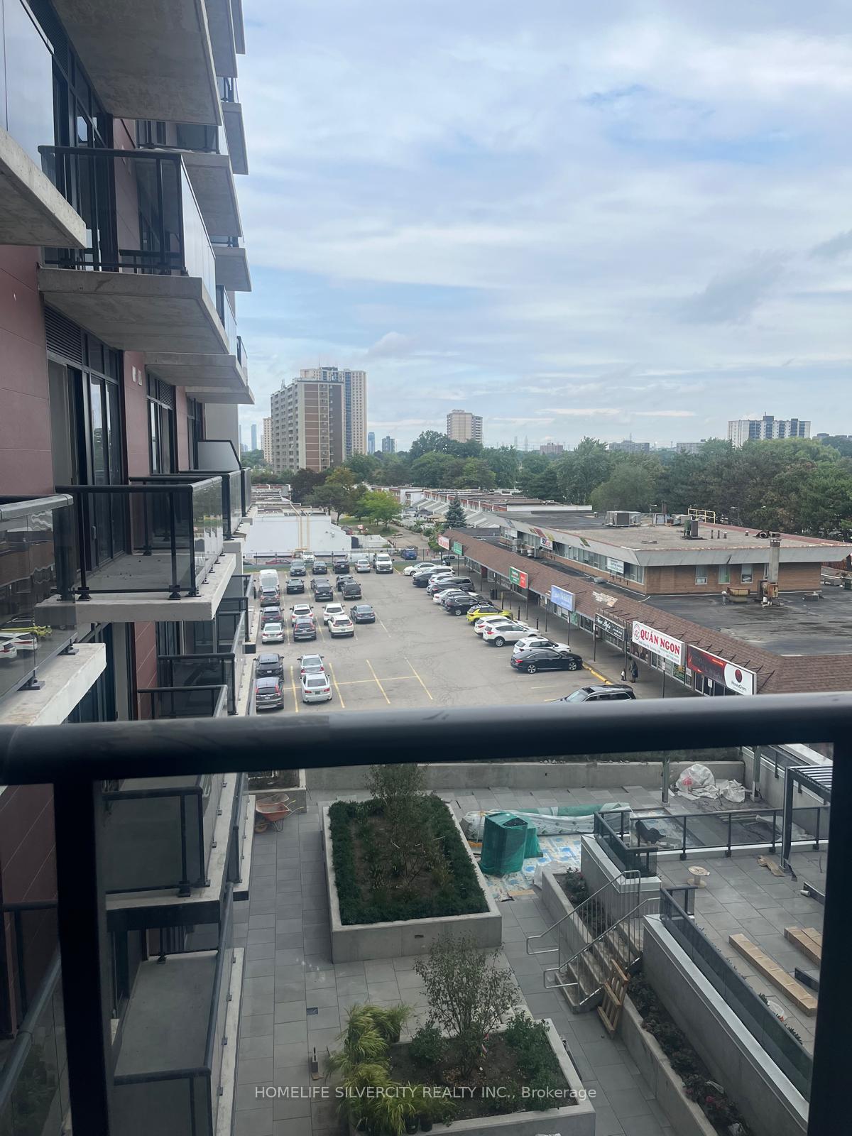 Photo 6 of Unit 502, 2825 Jane Street, North York, Glenfield-Jane Heights — HOMEH