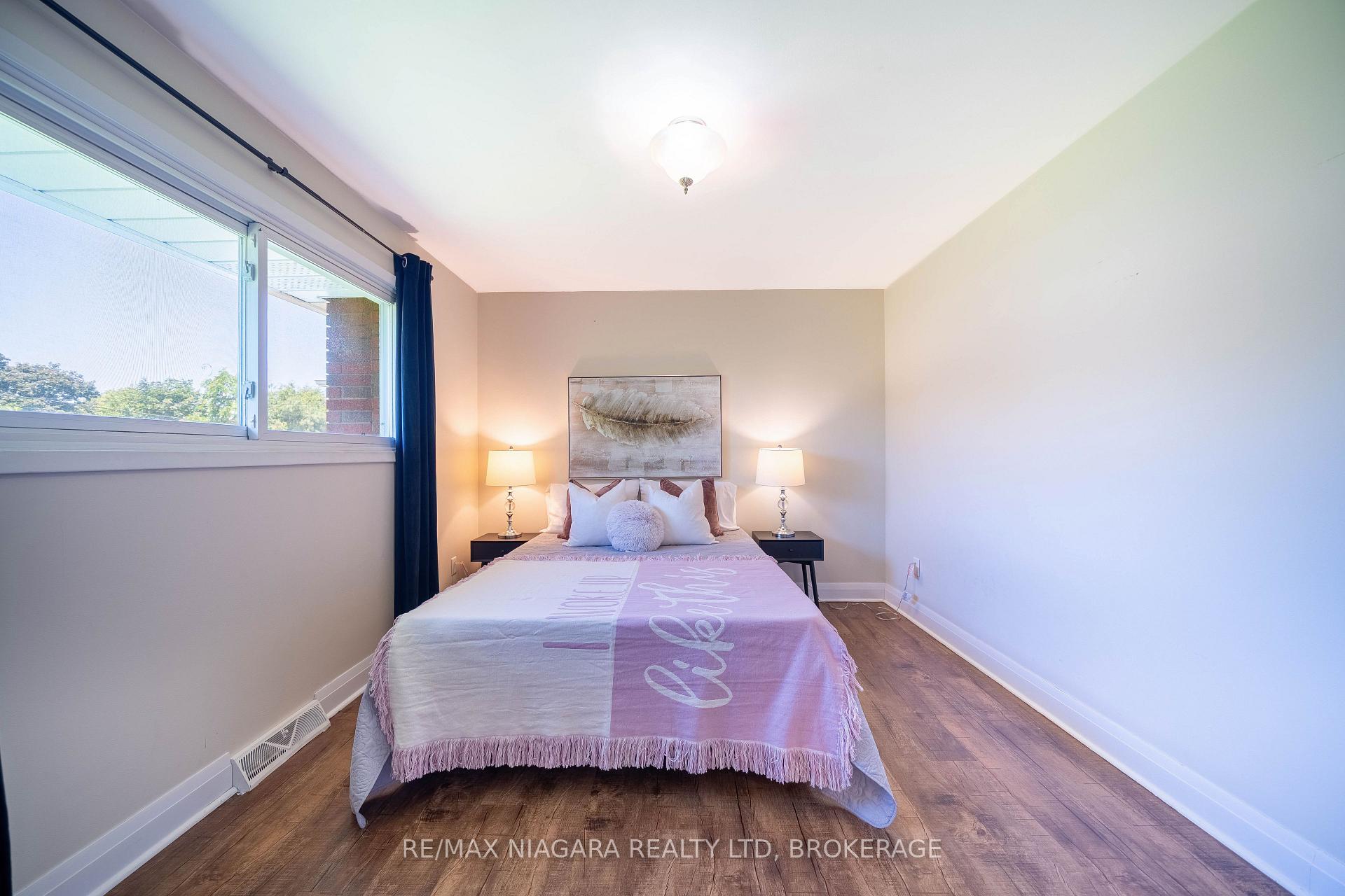 Photo 29 of 15 Springbank Drive, St. Catharines, Ridley — HOMEH
