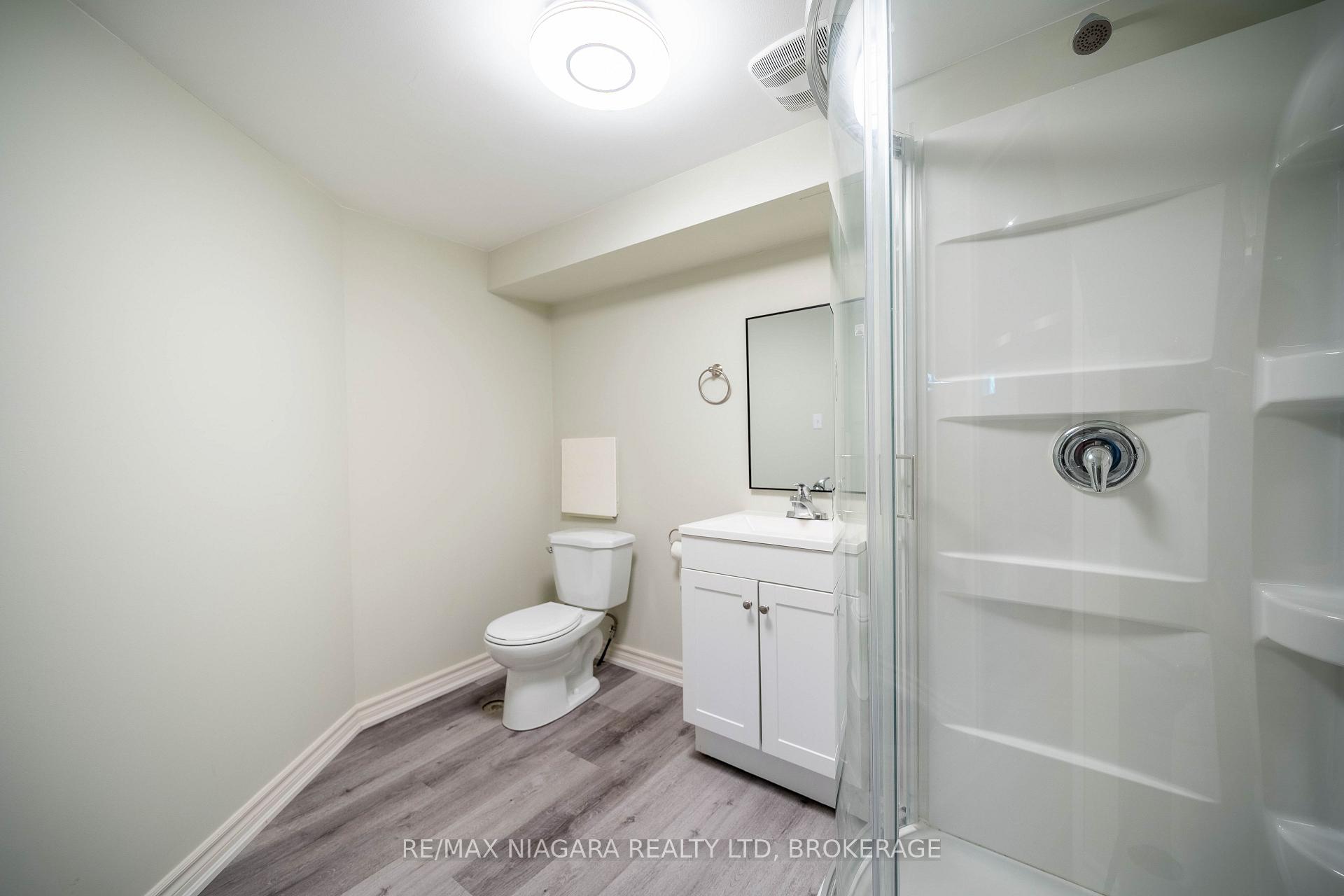 Photo 33 of 15 Springbank Drive, St. Catharines, Ridley — HOMEH