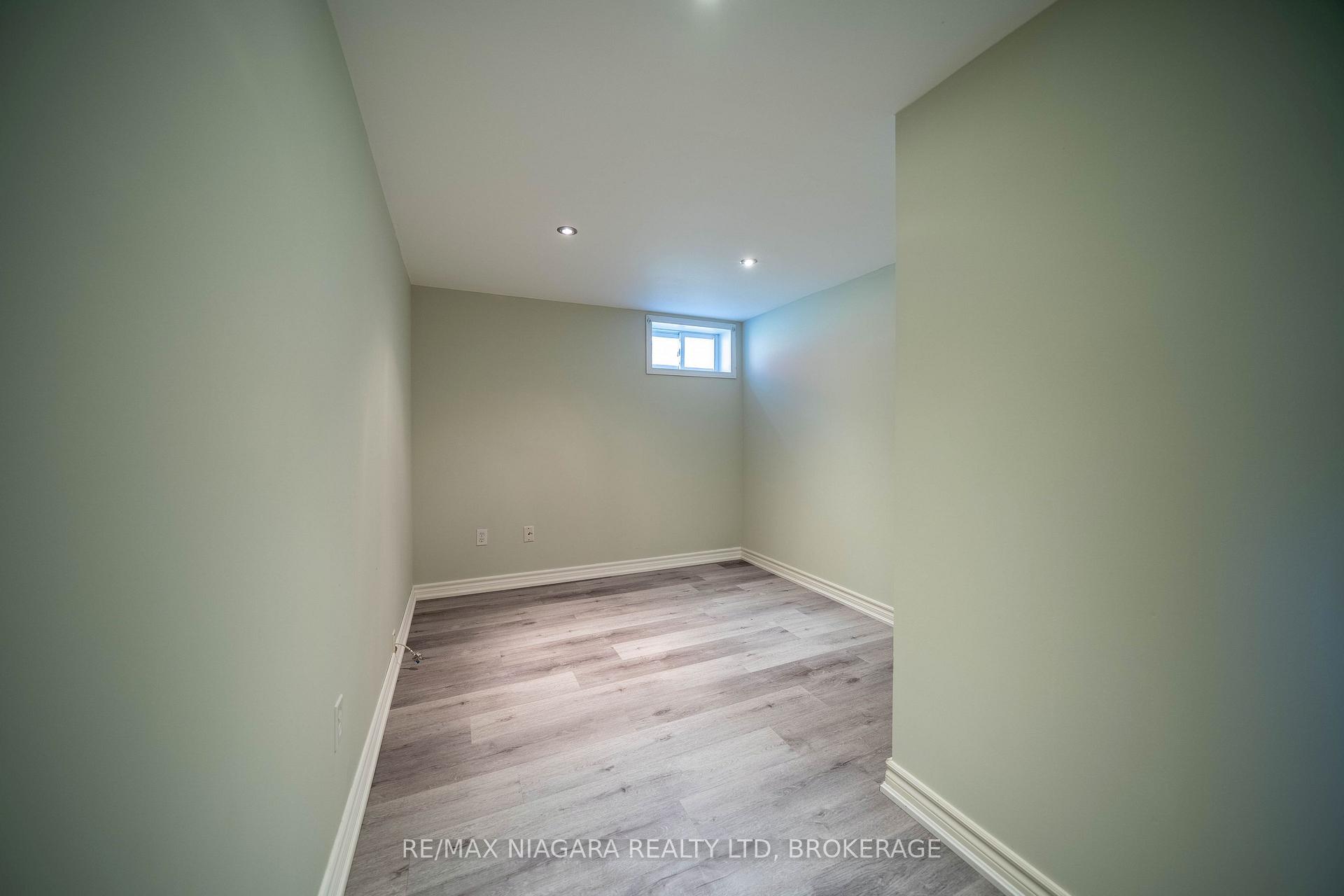 Photo 35 of 15 Springbank Drive, St. Catharines, Ridley — HOMEH