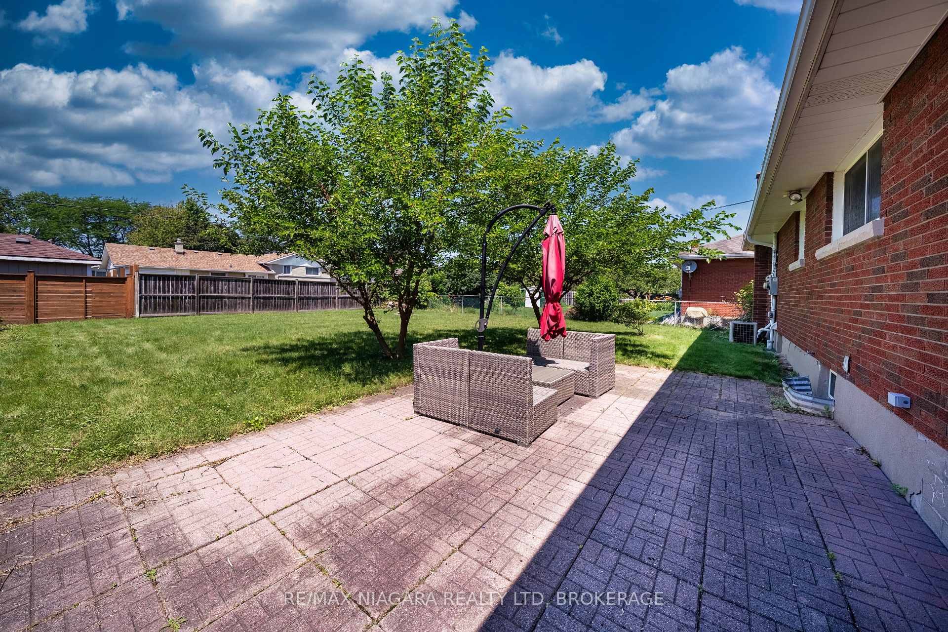Photo 38 of 15 Springbank Drive, St. Catharines, Ridley — HOMEH