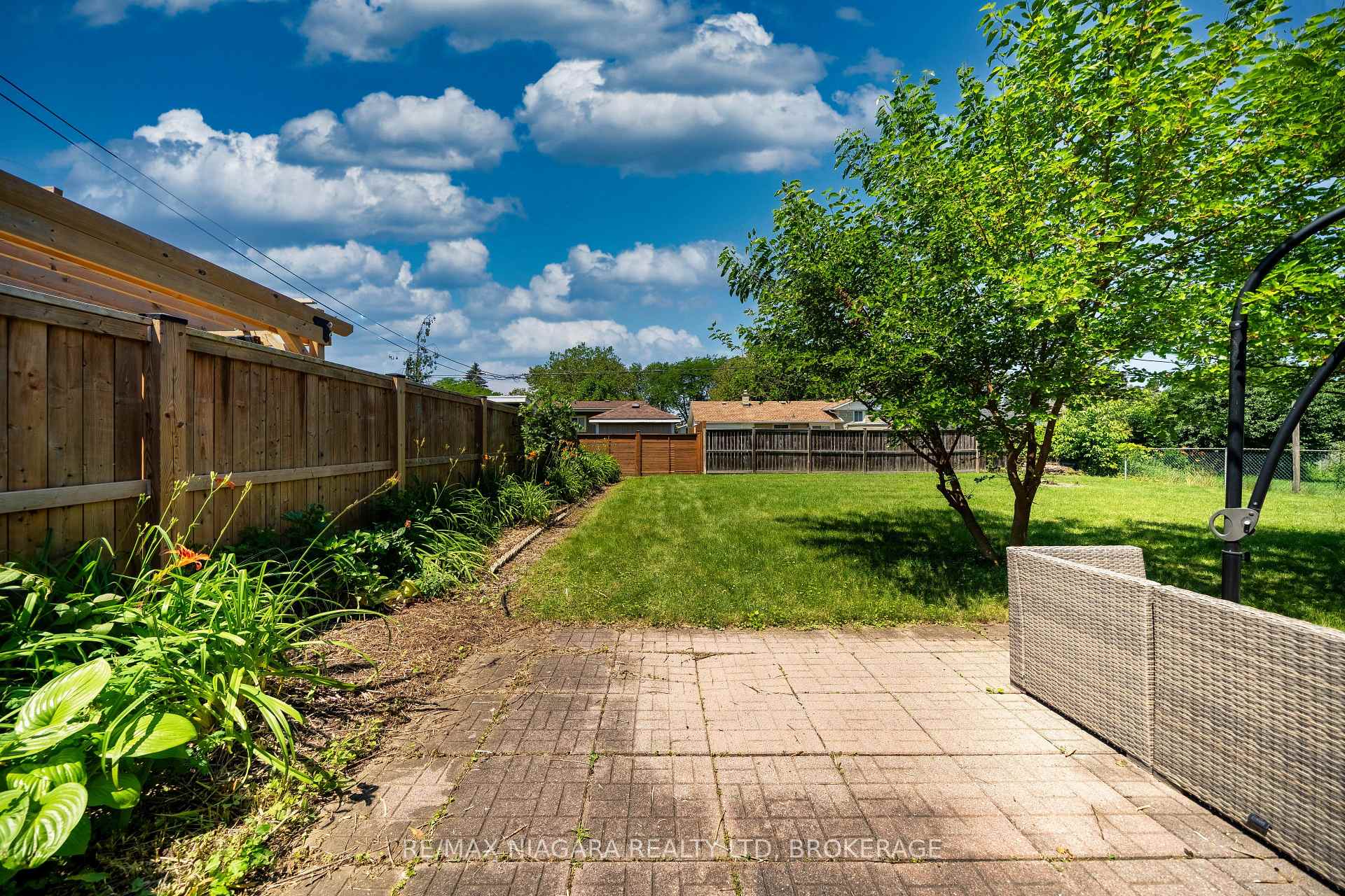 Photo 39 of 15 Springbank Drive, St. Catharines, Ridley — HOMEH