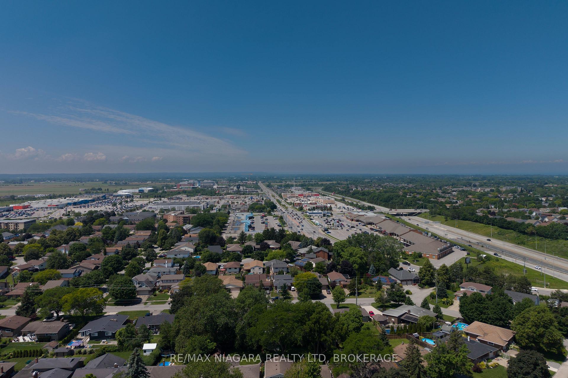 Photo 43 of 15 Springbank Drive, St. Catharines, Ridley — HOMEH