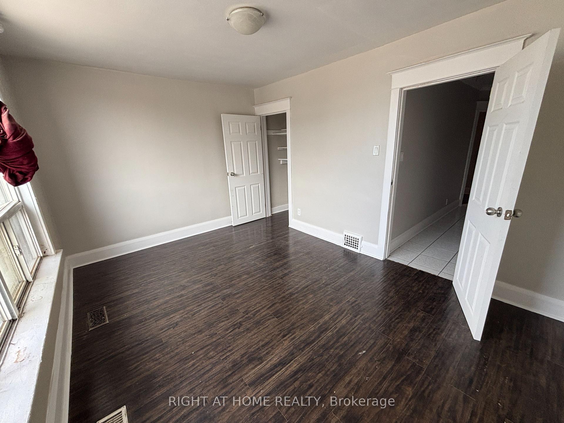 Photo 7 of Unit Upper B, 507 Oakwood Avenue, Toronto, Oakwood Village — HOMEH