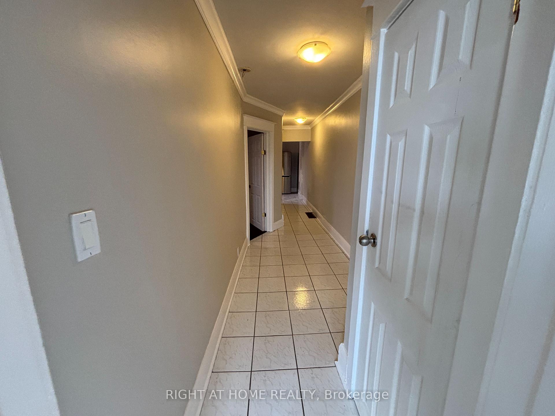 Photo 9 of Unit Upper B, 507 Oakwood Avenue, Toronto, Oakwood Village — HOMEH
