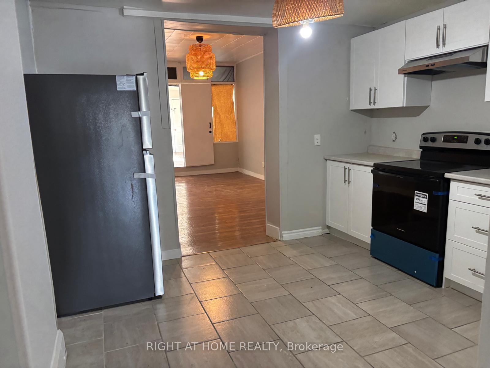 Photo 2 of Unit Upper, 505 Oakwood Avenue, Toronto, Oakwood Village — HOMEH
