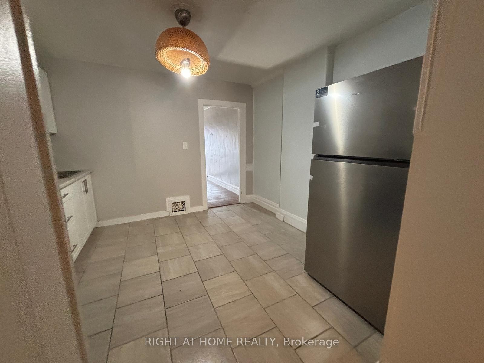 Photo 3 of Unit Upper, 505 Oakwood Avenue, Toronto, Oakwood Village — HOMEH