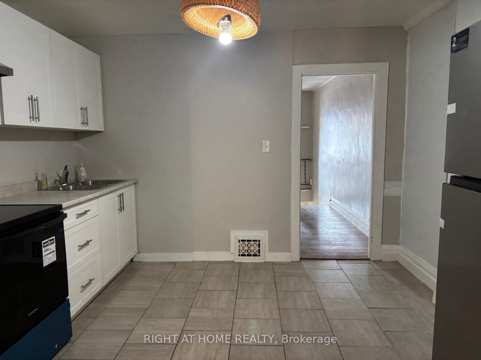 Photo 4 of Unit Upper, 505 Oakwood Avenue, Toronto, Oakwood Village — HOMEH