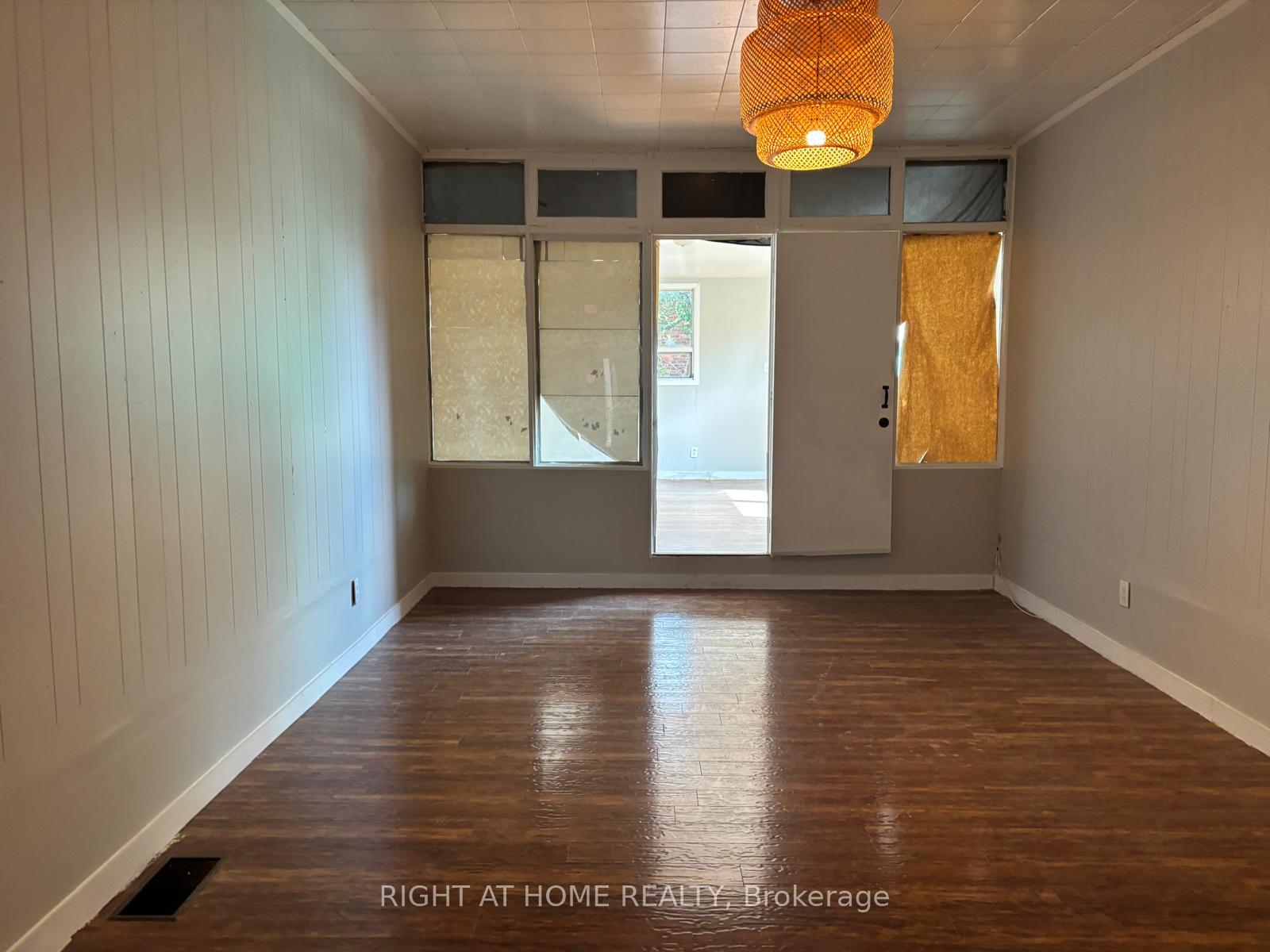 Photo 5 of Unit Upper, 505 Oakwood Avenue, Toronto, Oakwood Village — HOMEH