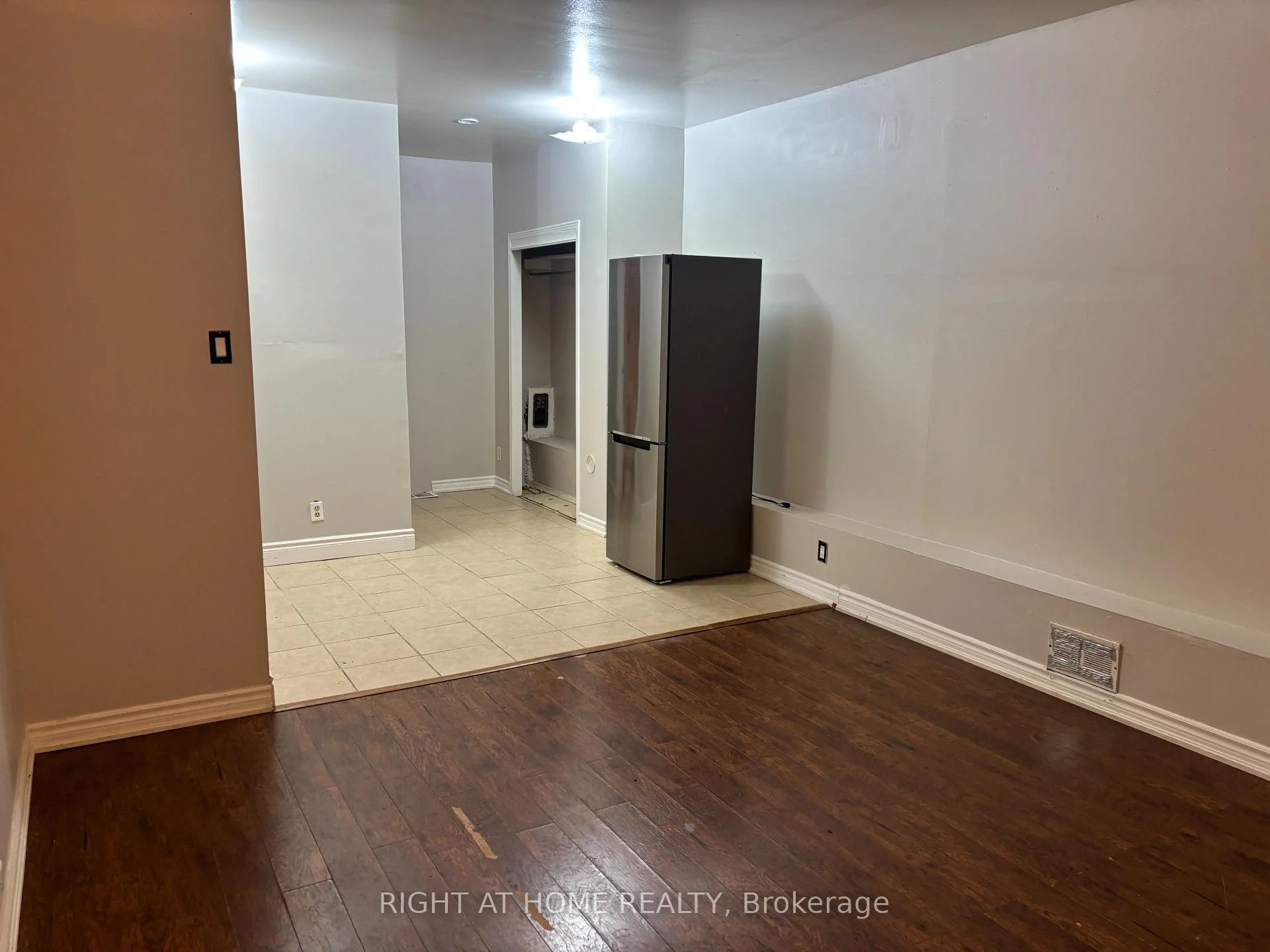 Front of Unit Main, 505 Oakwood Avenue