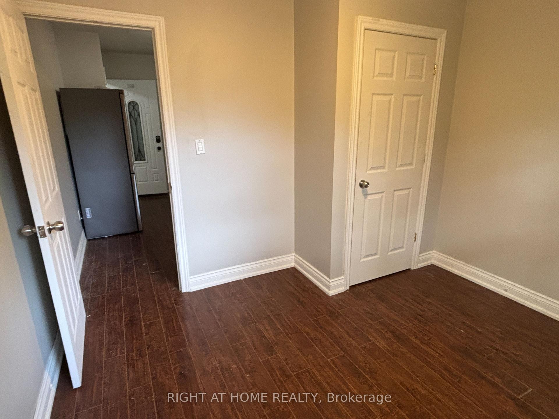 Front of Unit Upper A, 507 Oakwood Avenue
