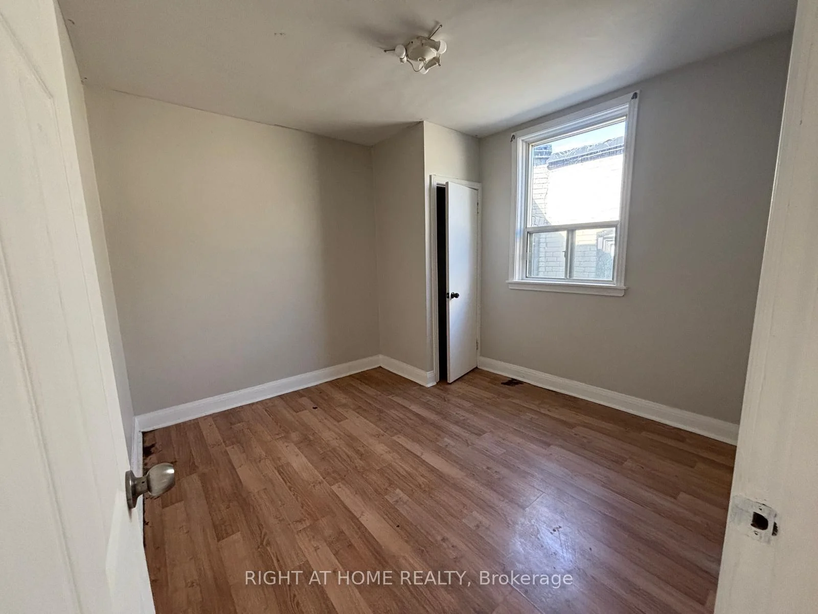 Photo 5 of Unit Main Unit 4, 503 Oakwood Avenue, Toronto, Oakwood Village — HOMEH