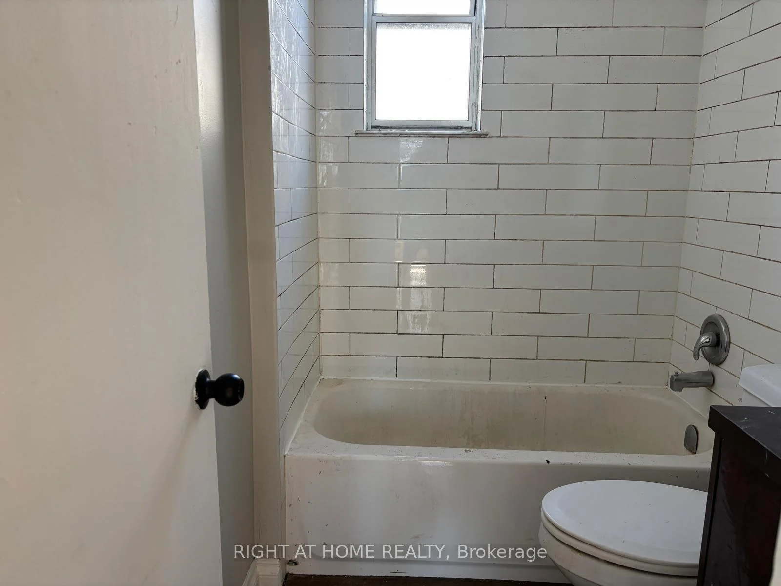 Photo 7 of Unit Main Unit 4, 503 Oakwood Avenue, Toronto, Oakwood Village — HOMEH