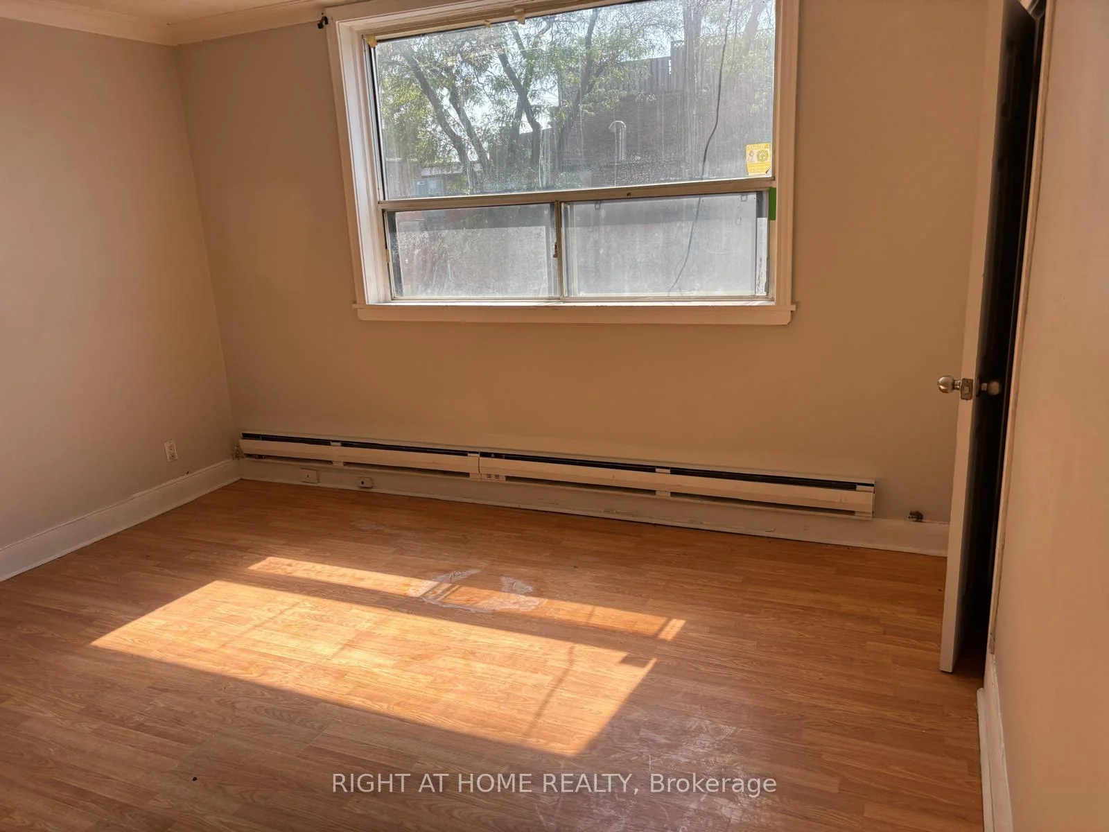 Photo 9 of Unit Main Unit 4, 503 Oakwood Avenue, Toronto, Oakwood Village — HOMEH