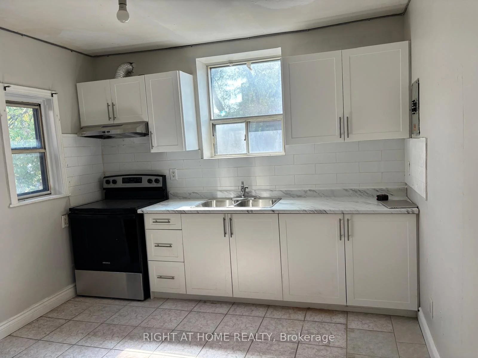 Photo 10 of Unit Main Unit 4, 503 Oakwood Avenue, Toronto, Oakwood Village — HOMEH