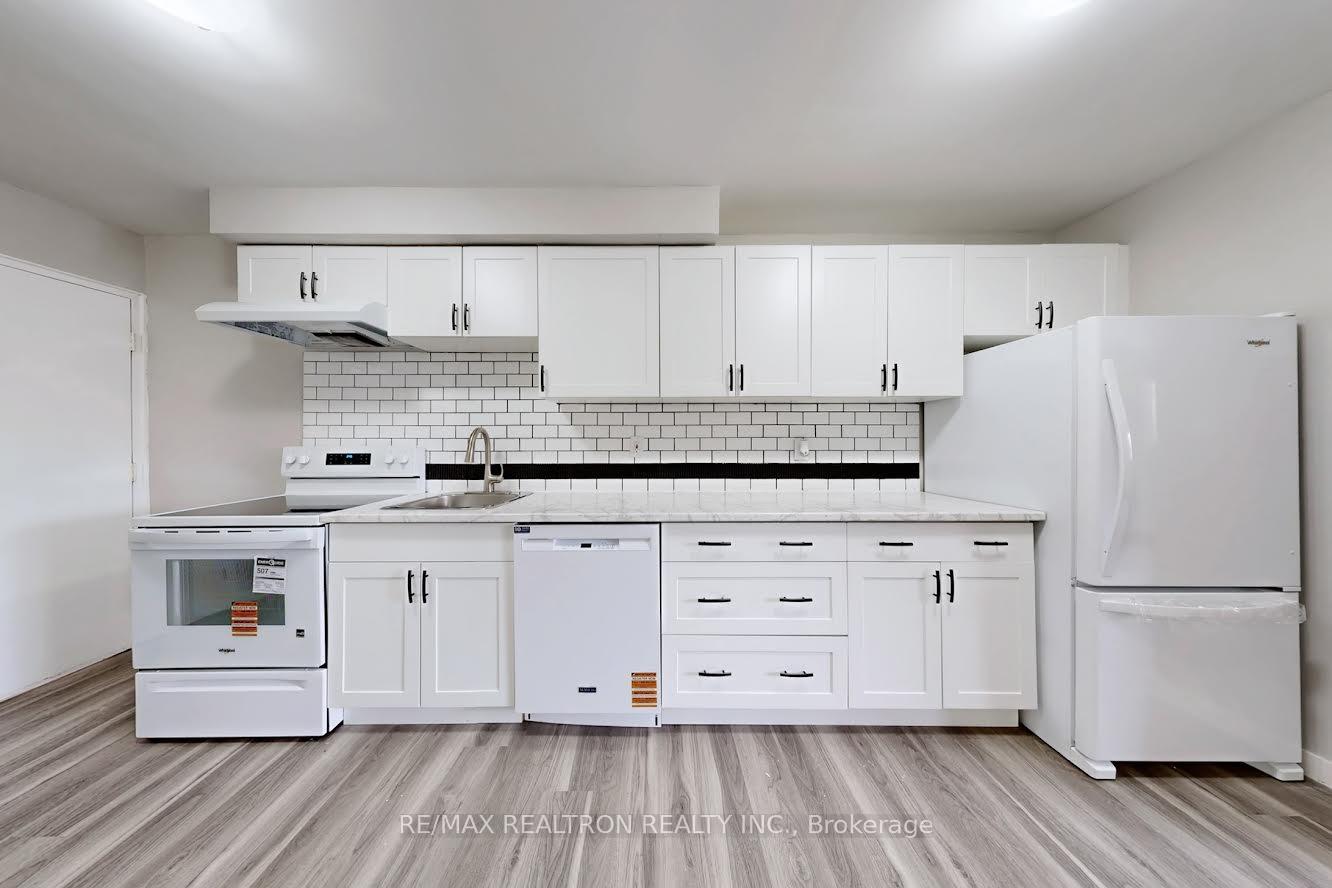 Photo 6 of Unit 3, 362 Elgin Court, Oshawa, McLaughlin — HOMEH