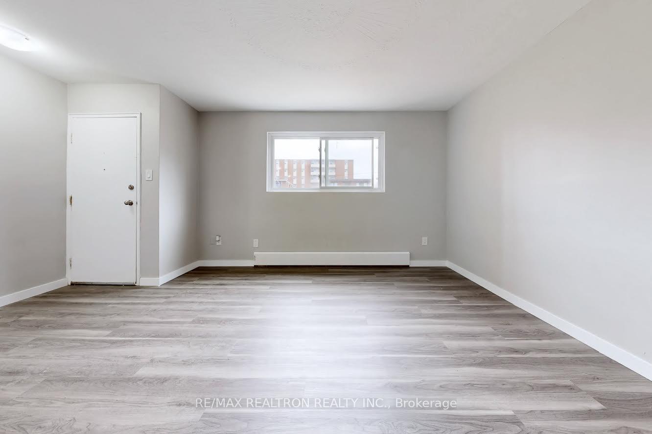 Photo 13 of Unit 3, 362 Elgin Court, Oshawa, McLaughlin — HOMEH