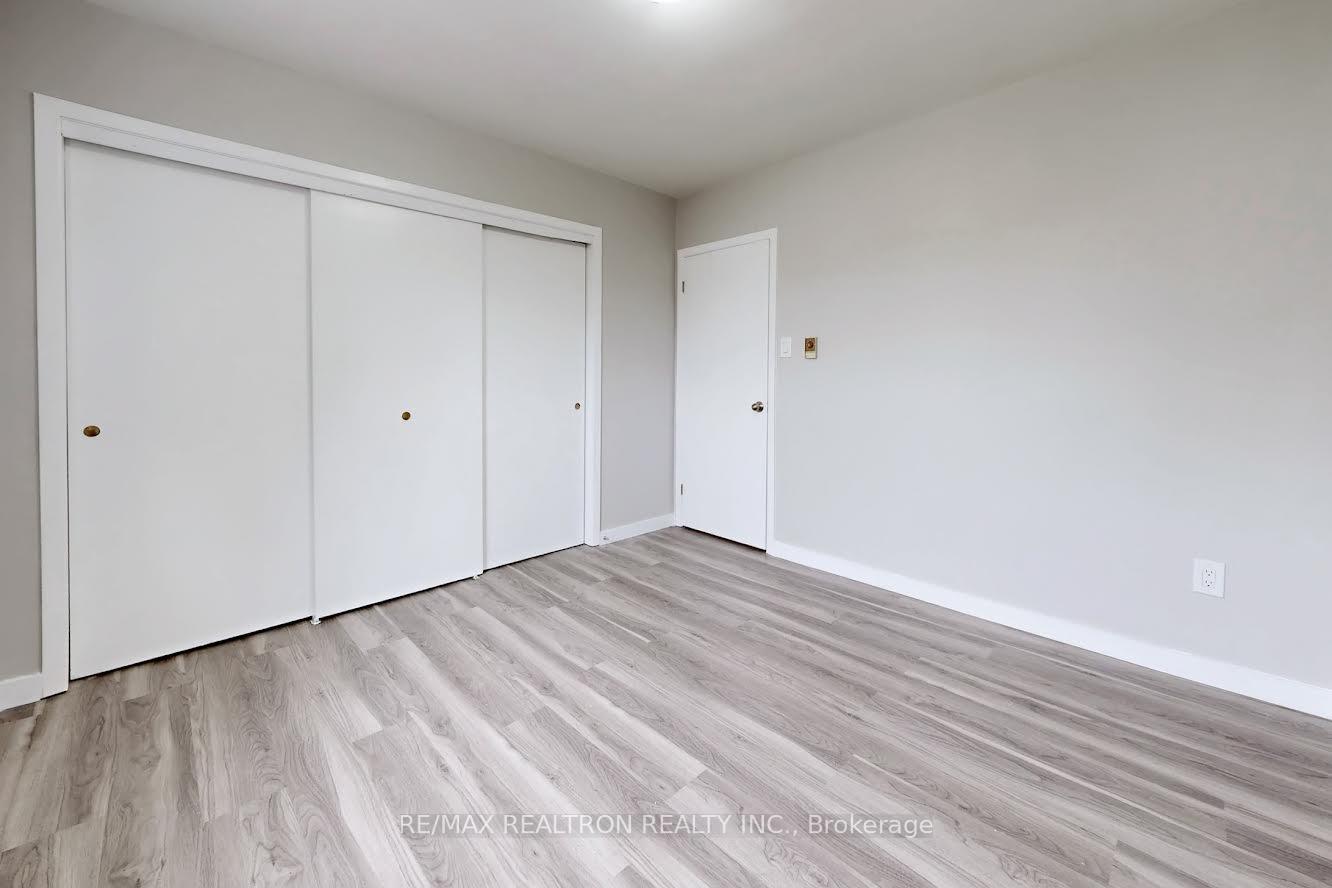 Photo 17 of Unit 3, 362 Elgin Court, Oshawa, McLaughlin — HOMEH