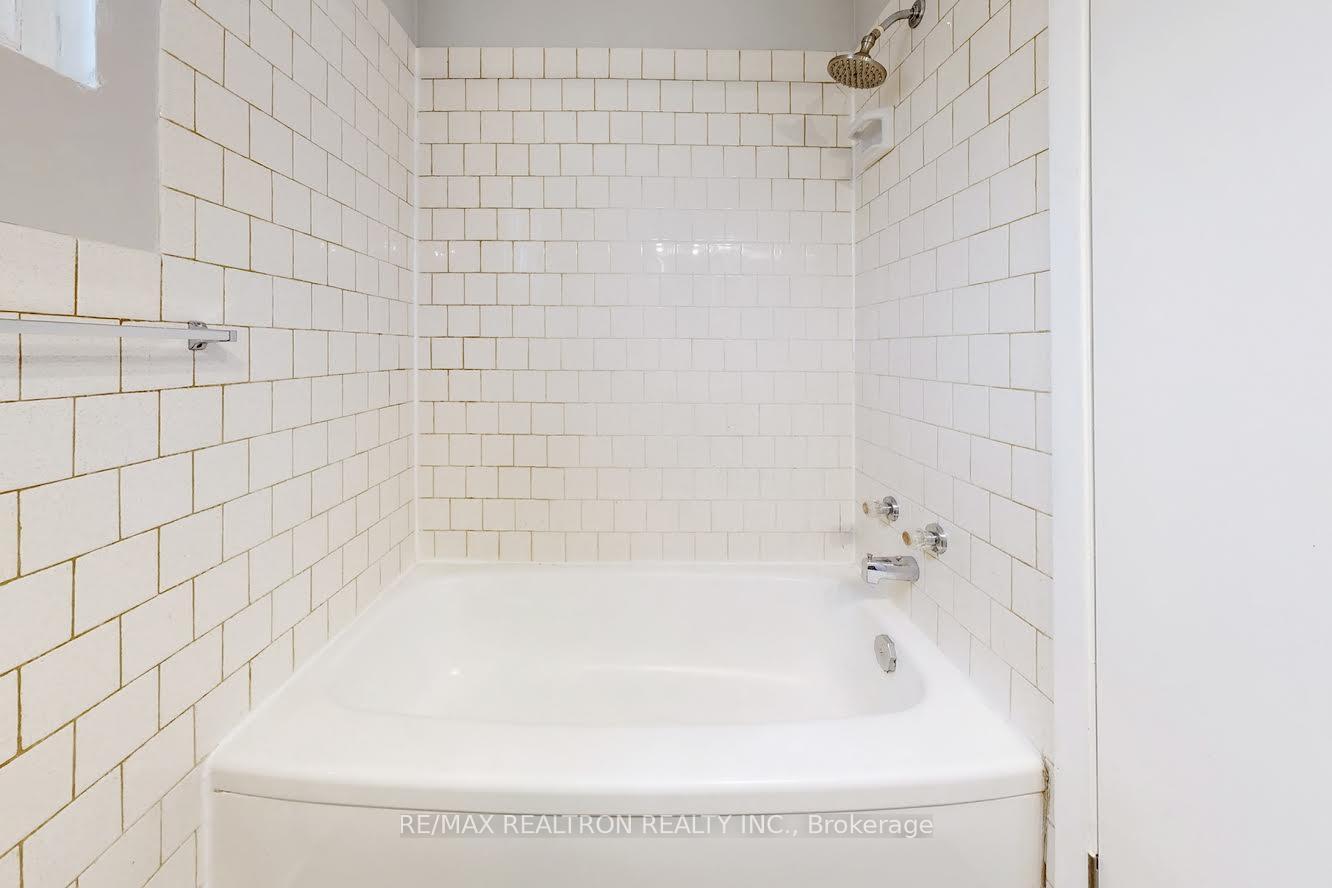 Photo 20 of Unit 3, 362 Elgin Court, Oshawa, McLaughlin — HOMEH