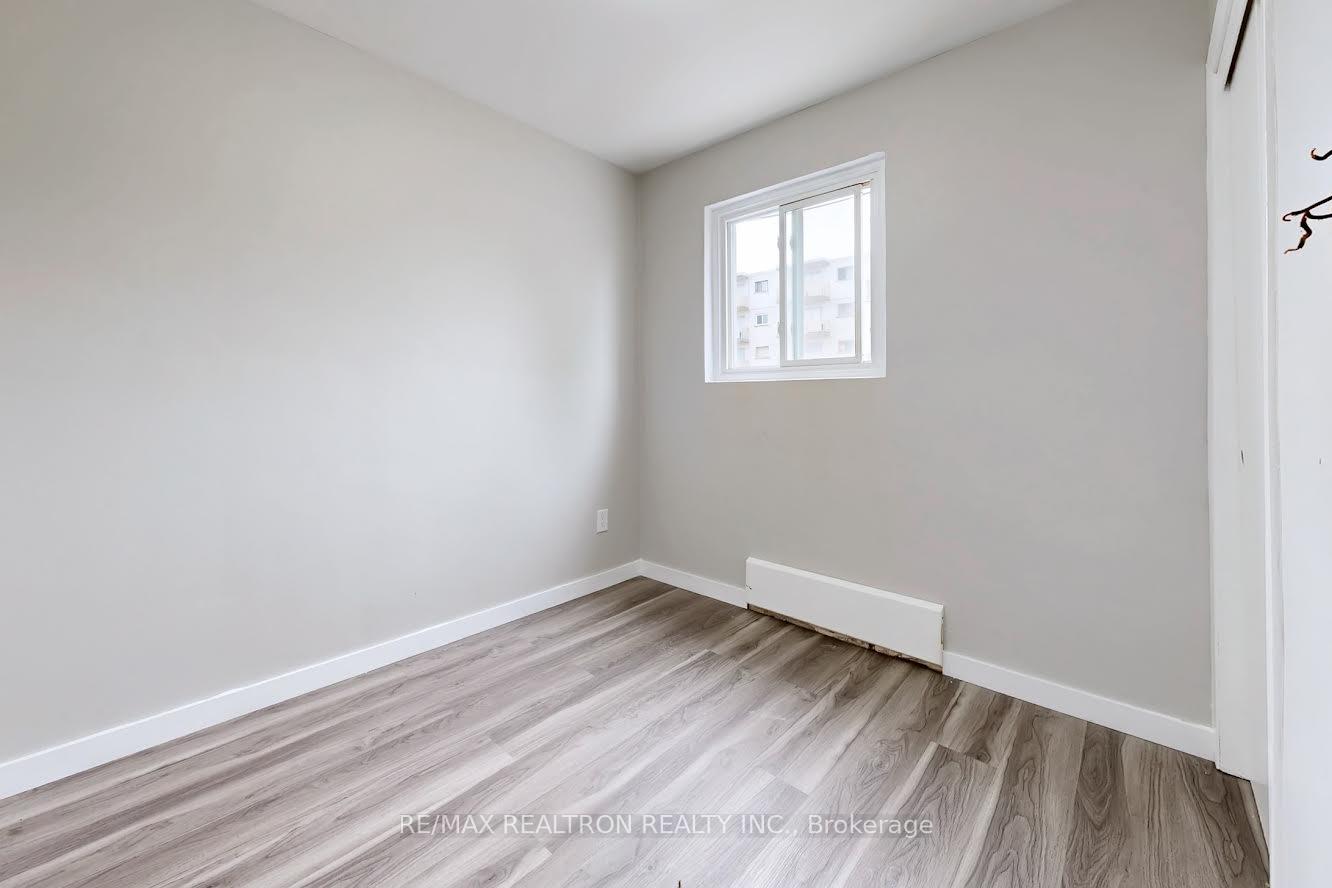 Photo 21 of Unit 3, 362 Elgin Court, Oshawa, McLaughlin — HOMEH