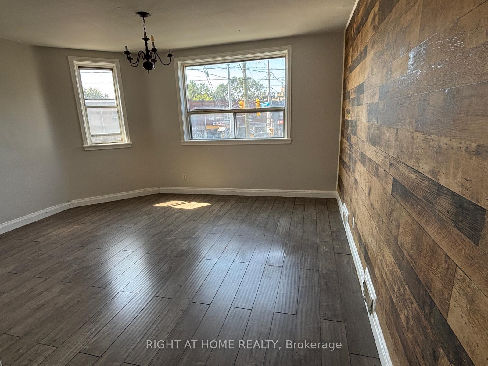 Photo 2 of Unit Unit 3 Upper, 503 Oakwood Avenue, Toronto, Oakwood Village — HOMEH
