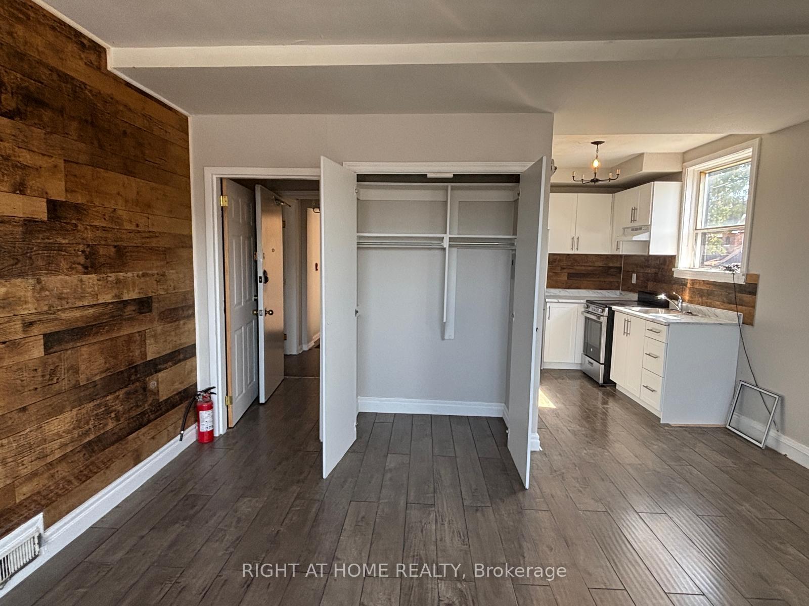 Photo 5 of Unit Unit 3 Upper, 503 Oakwood Avenue, Toronto, Oakwood Village — HOMEH