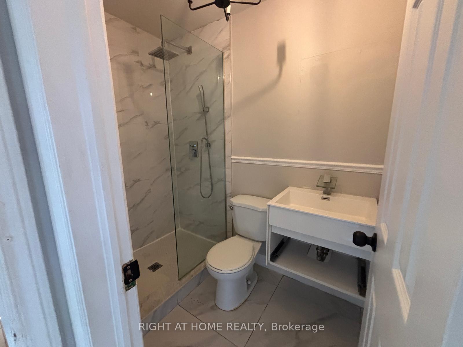 Photo 10 of Unit Unit 3 Upper, 503 Oakwood Avenue, Toronto, Oakwood Village — HOMEH